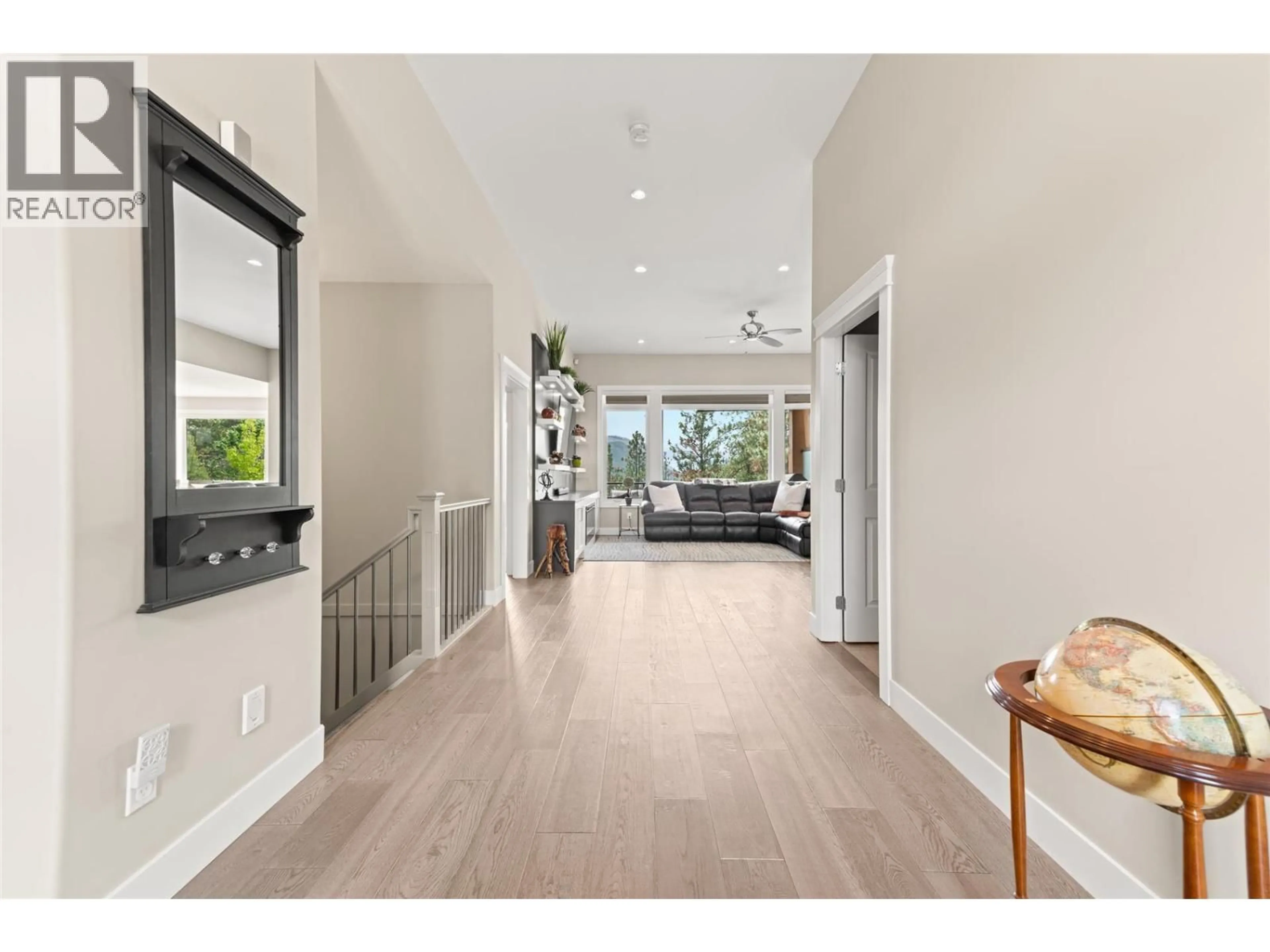 Indoor entryway for 1064 AURORA HEIGHTS, West Kelowna British Columbia V1Z4B2