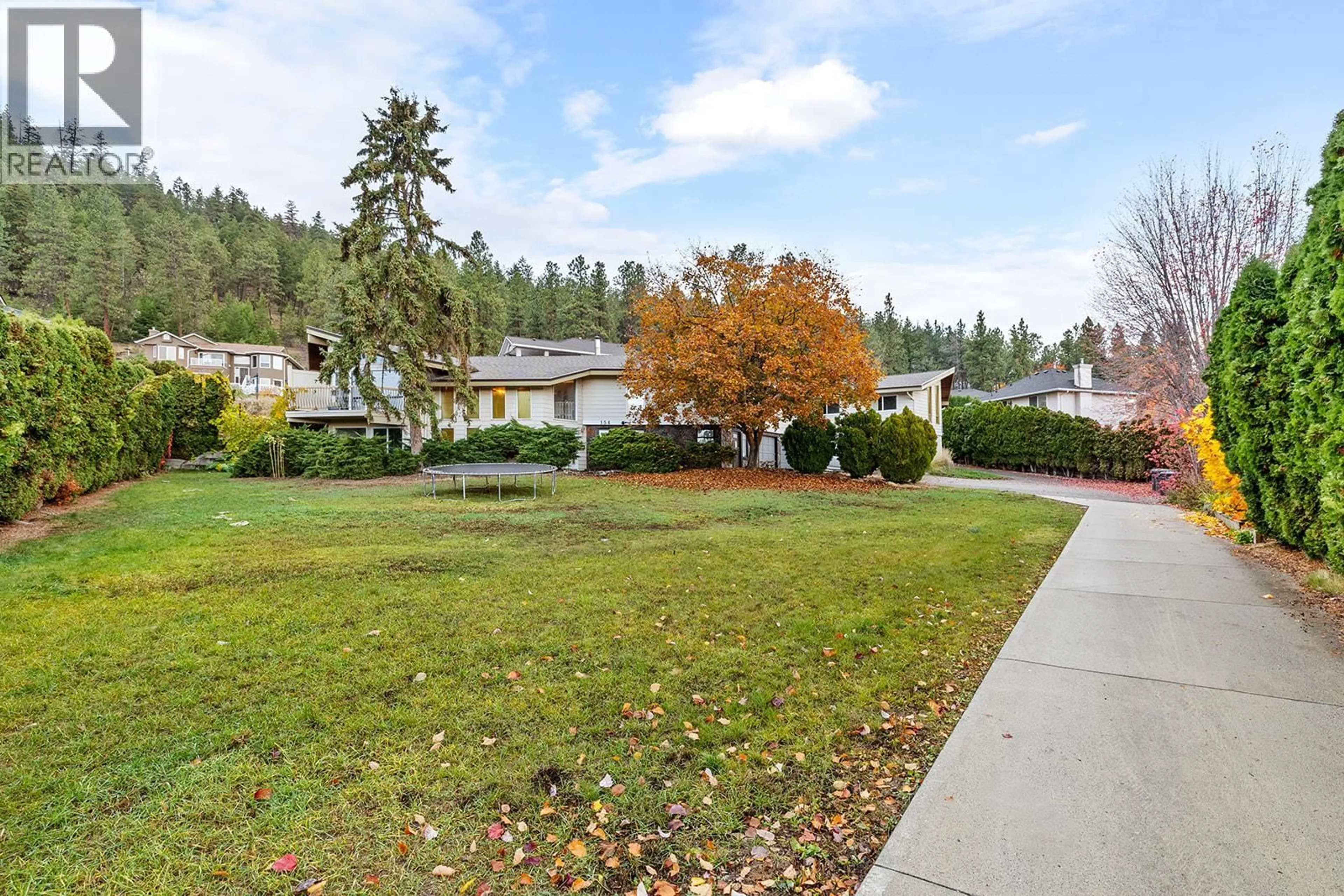 Patio, mountain view for 154 APPLEBROOKE CRESCENT, Kelowna British Columbia V1V1W4