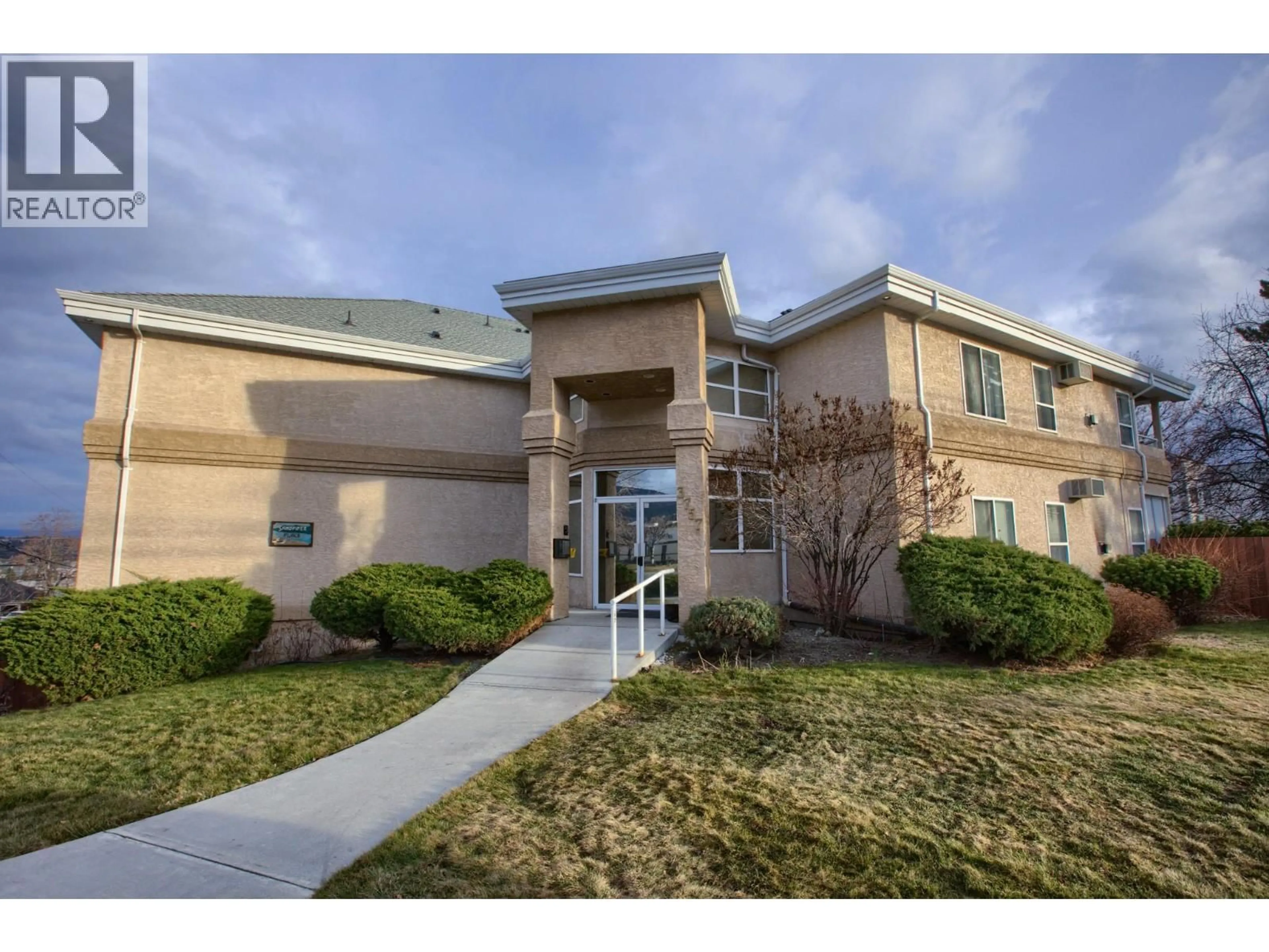 Indoor foyer for 103 - 3757 BROWN ROAD, West Kelowna British Columbia V4T1X7