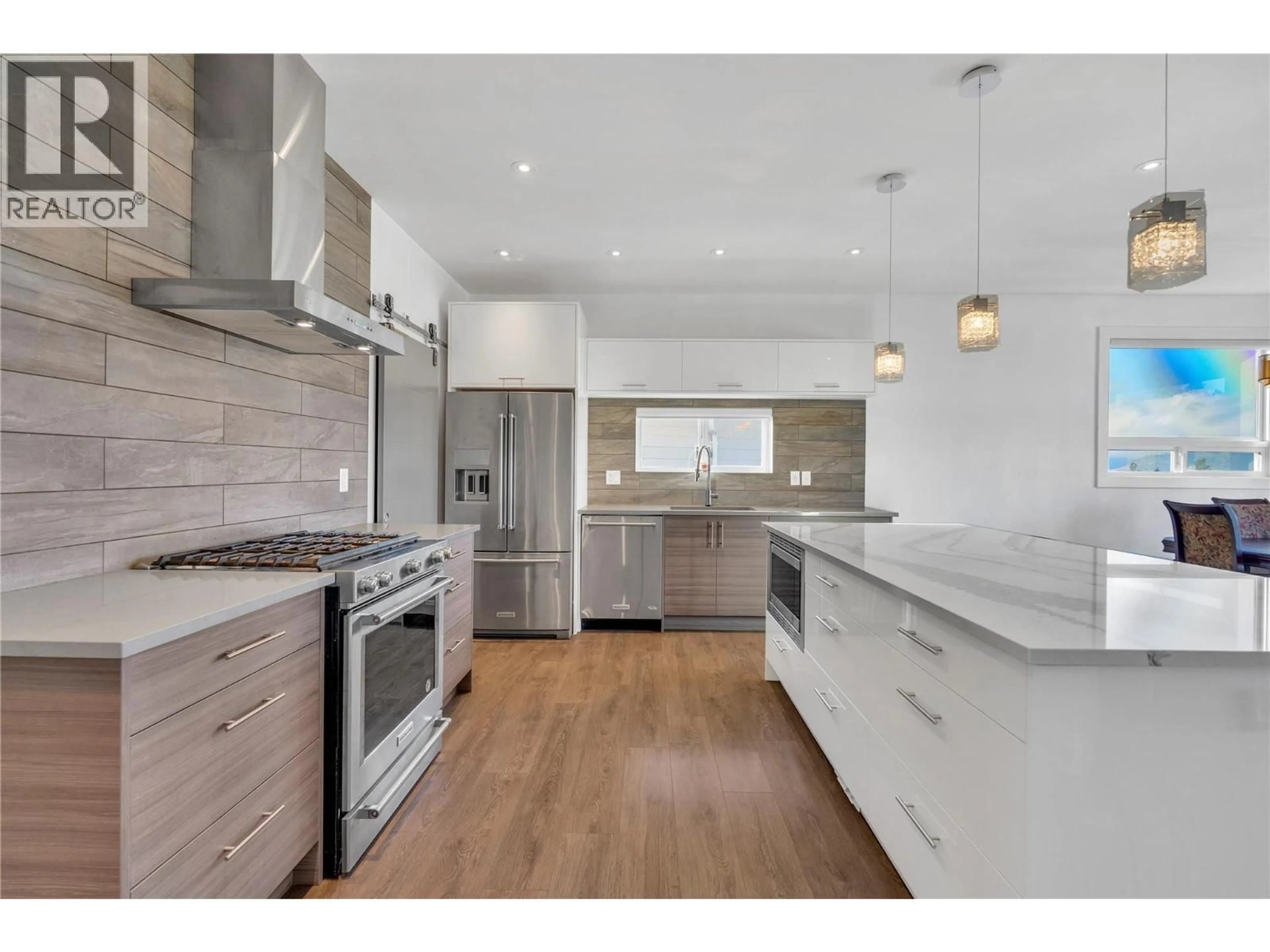 Open concept kitchen, unknown for 186 AVERY PLACE, Penticton British Columbia V2A0B4