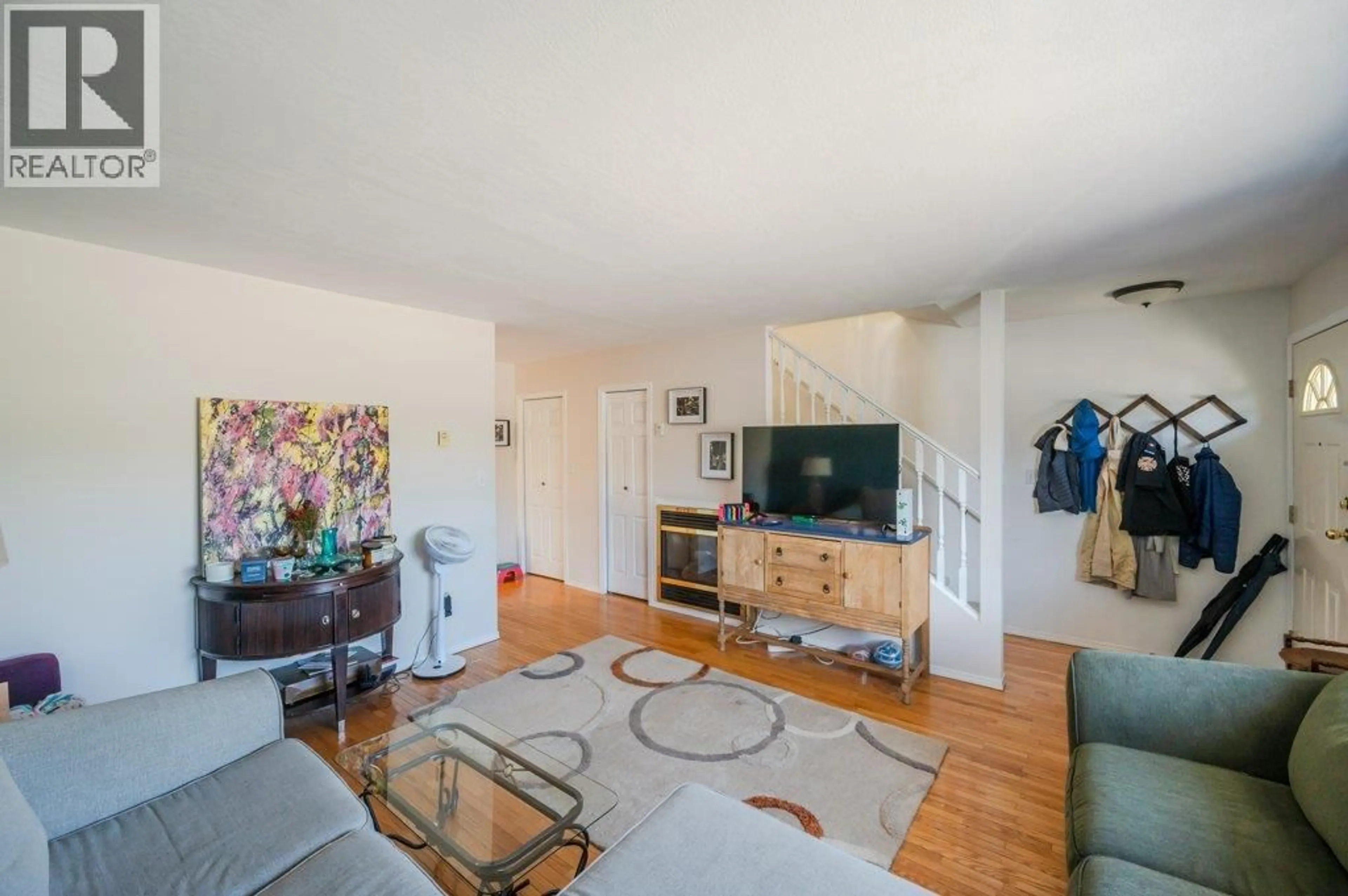 Living room with furniture, unknown for 20 CACTUS CRESCENT, Osoyoos British Columbia V0H1V1