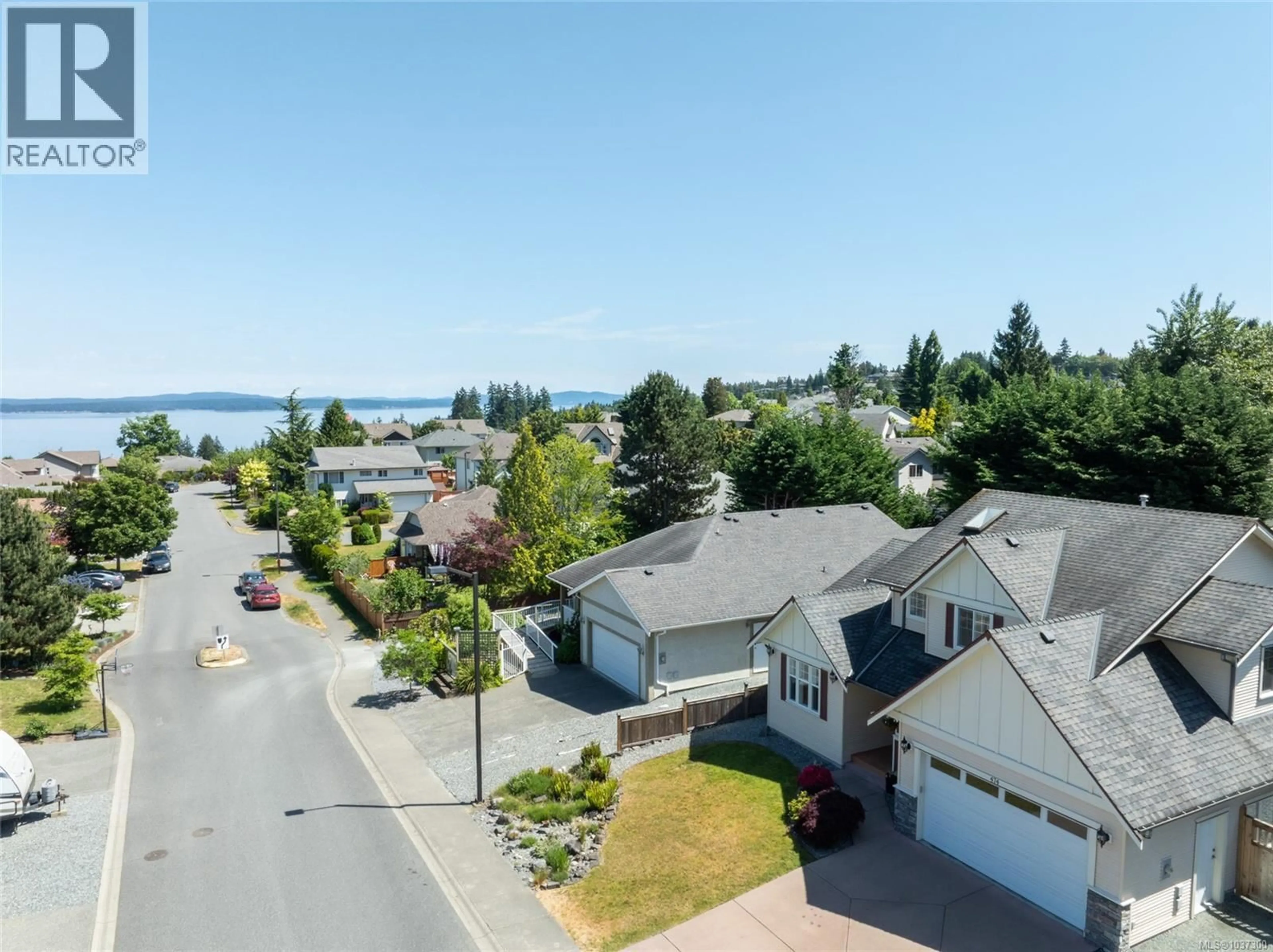 A pic from outside/outdoor area/front of a property/back of a property/a pic from drone, water/lake/river/ocean view for 474 LOUISE ROAD, Ladysmith British Columbia V9G1W8
