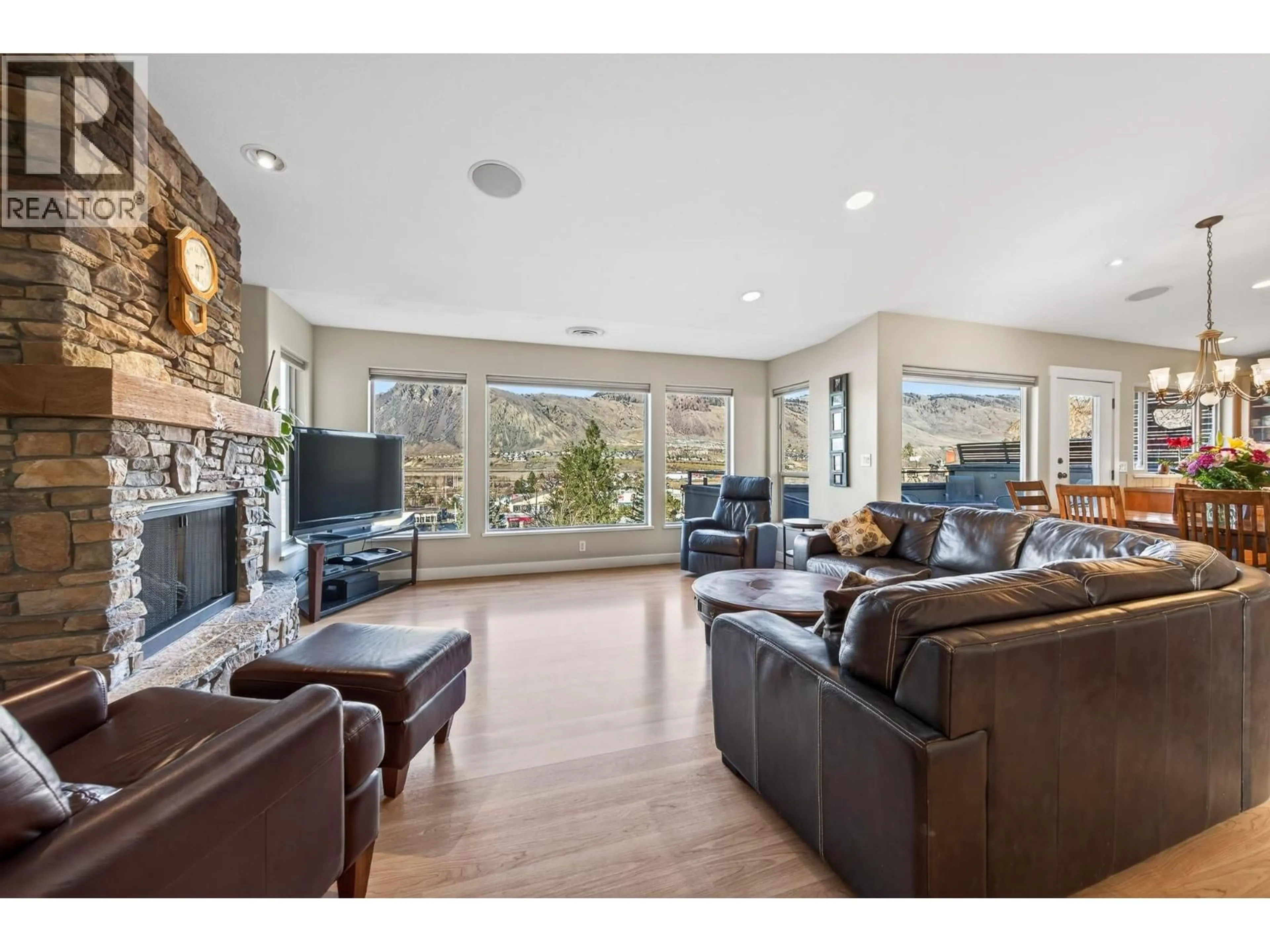 Living room with furniture, unknown for 1386 DOMINION CRESCENT, Kamloops British Columbia V2C2X1