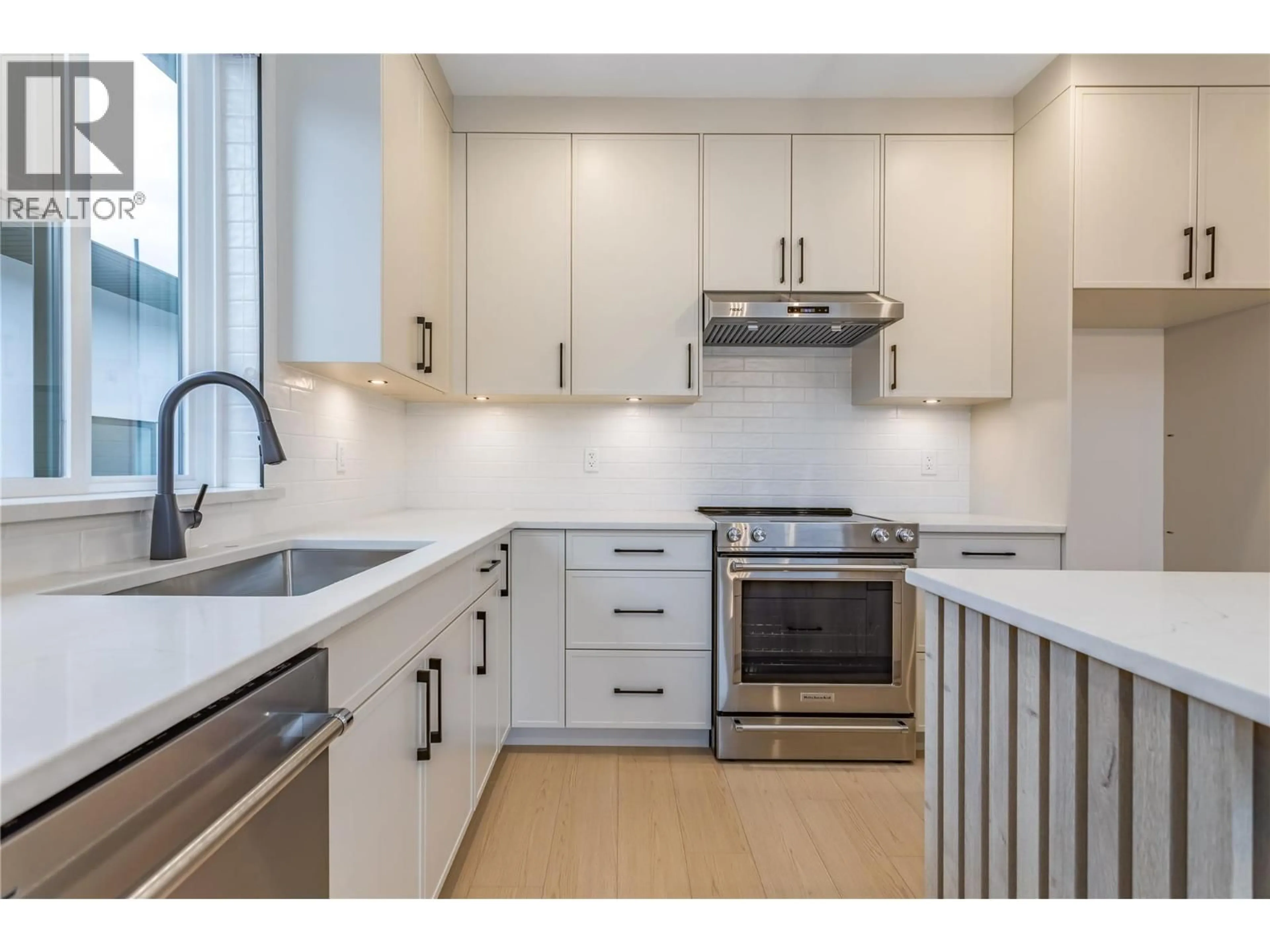 Open concept kitchen, ceramic/tile floor for 24 - 19950 MCCARTHY ROAD, Lake Country British Columbia V4V0C2