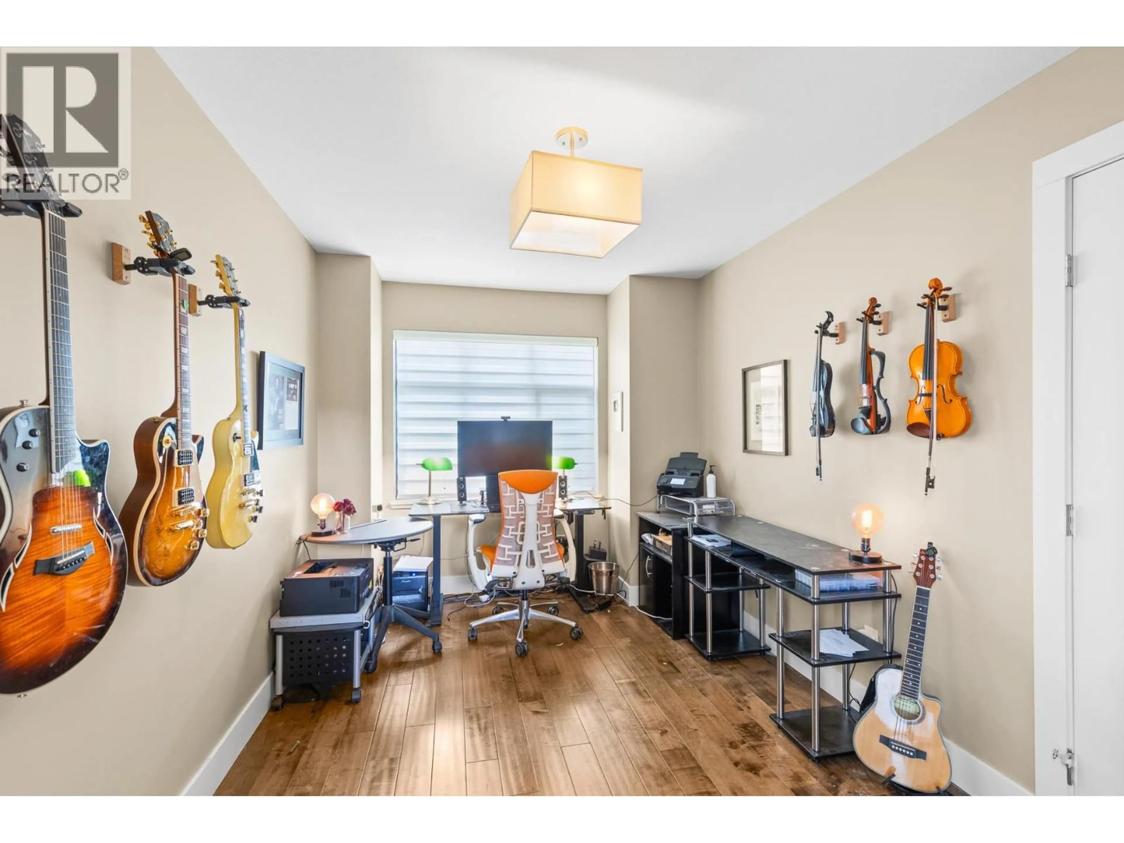 A pic of a room for 19 - 570 SARSONS ROAD, Kelowna British Columbia V1W5H5