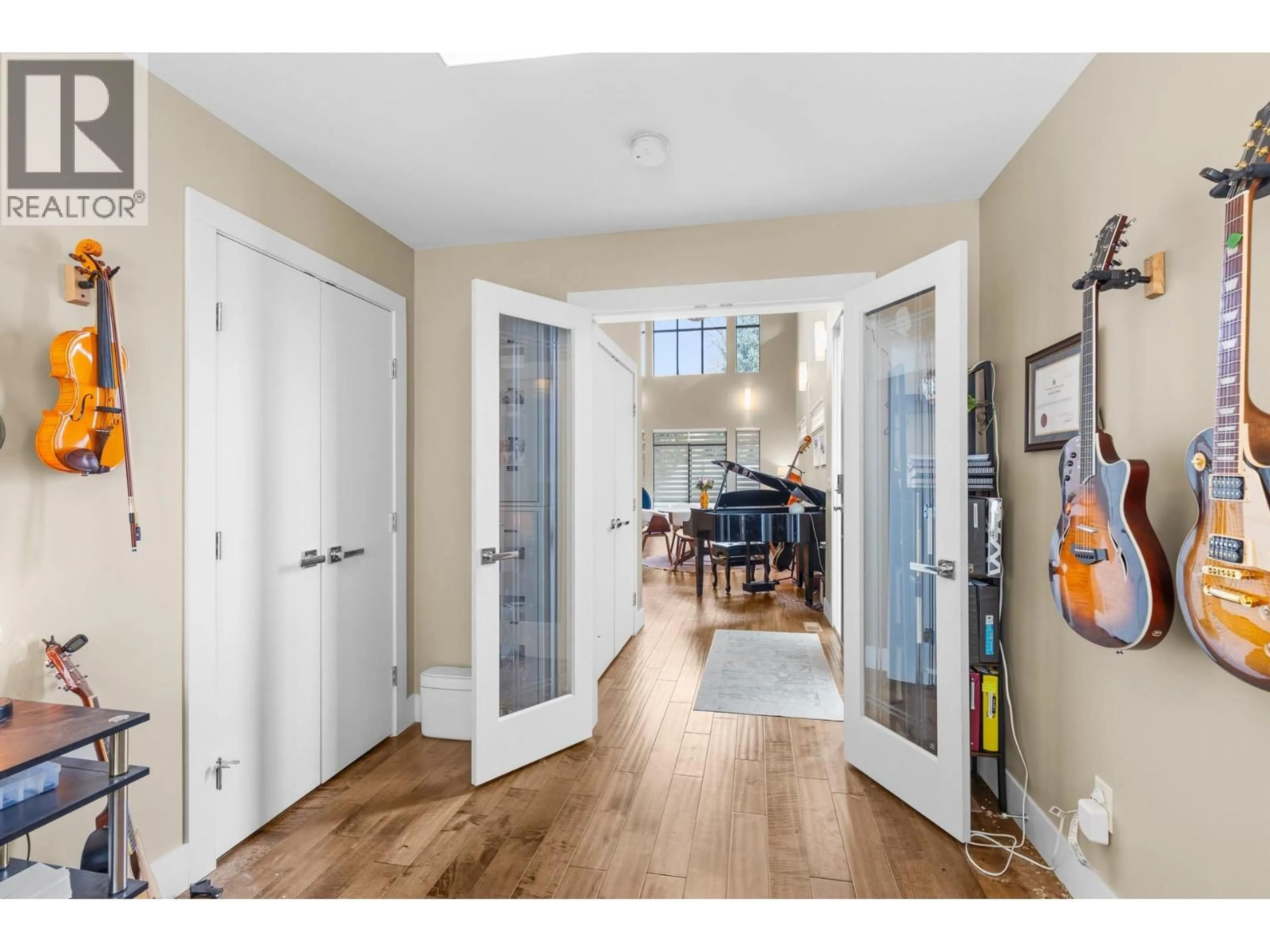 Indoor entryway for 19 - 570 SARSONS ROAD, Kelowna British Columbia V1W5H5