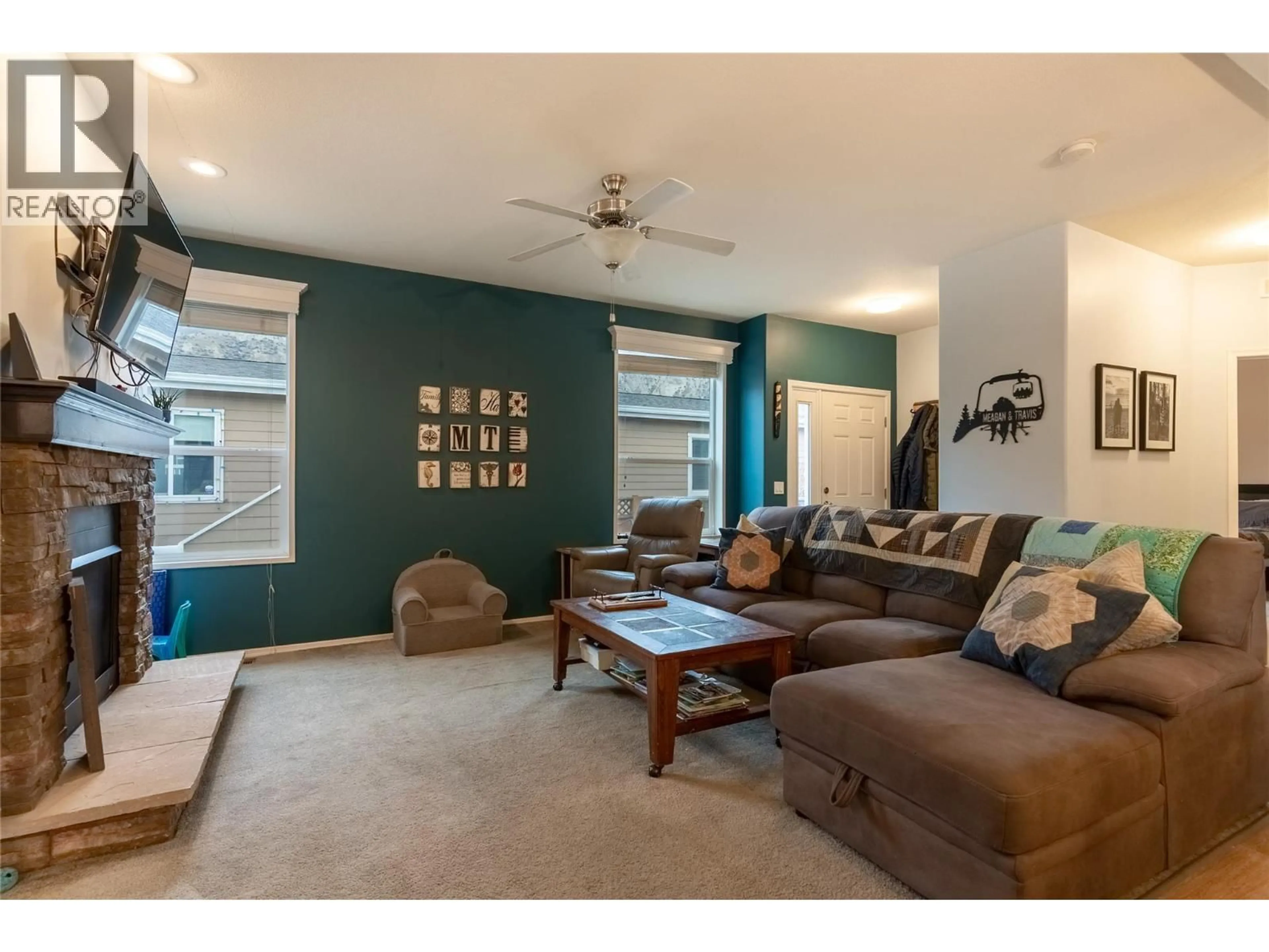 Living room with furniture, unknown for 48 - 712 SHUSWAP  E ROAD, Kamloops British Columbia V2H0C8