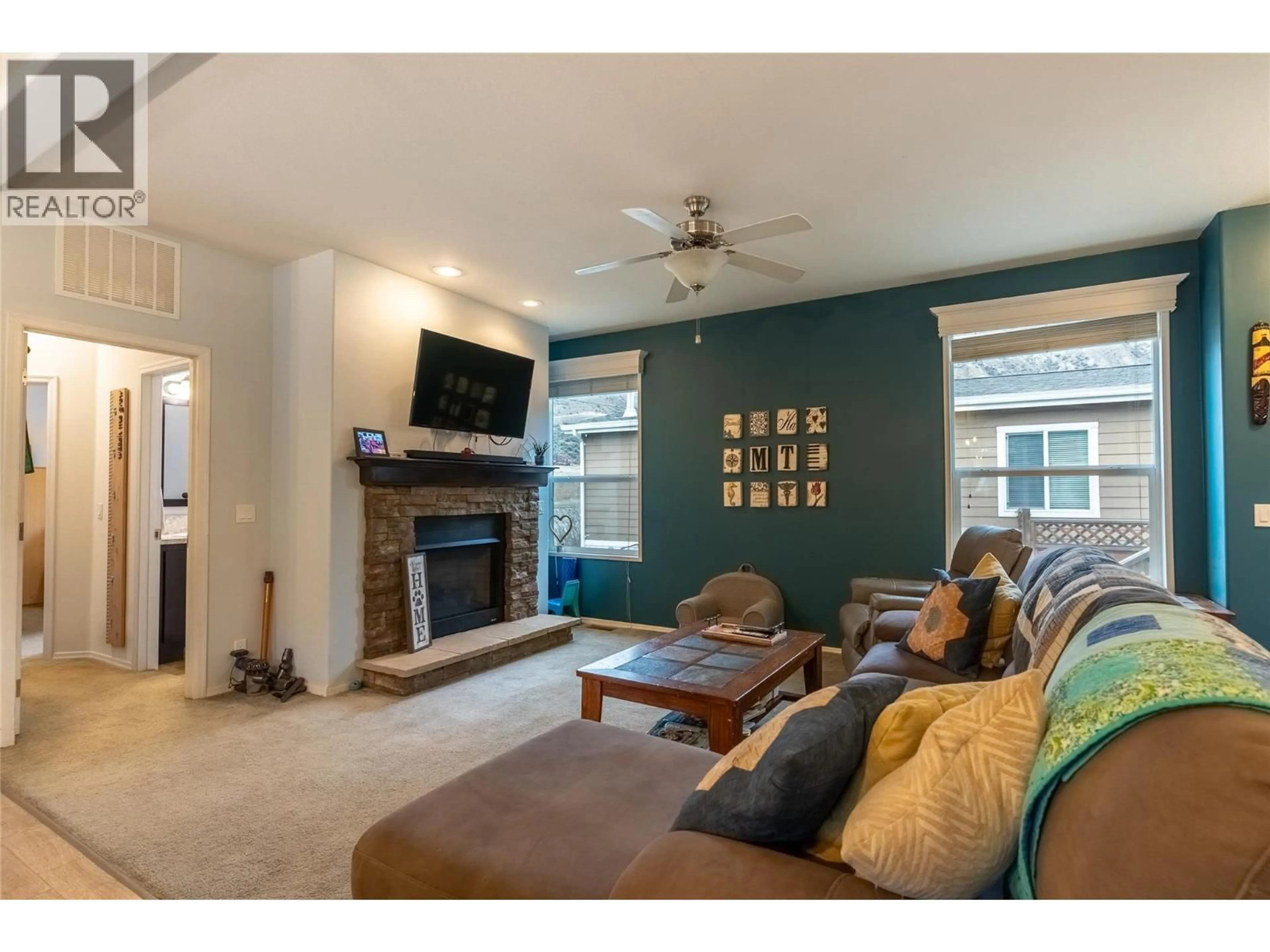 Living room with furniture, unknown for 48 - 712 SHUSWAP  E ROAD, Kamloops British Columbia V2H0C8