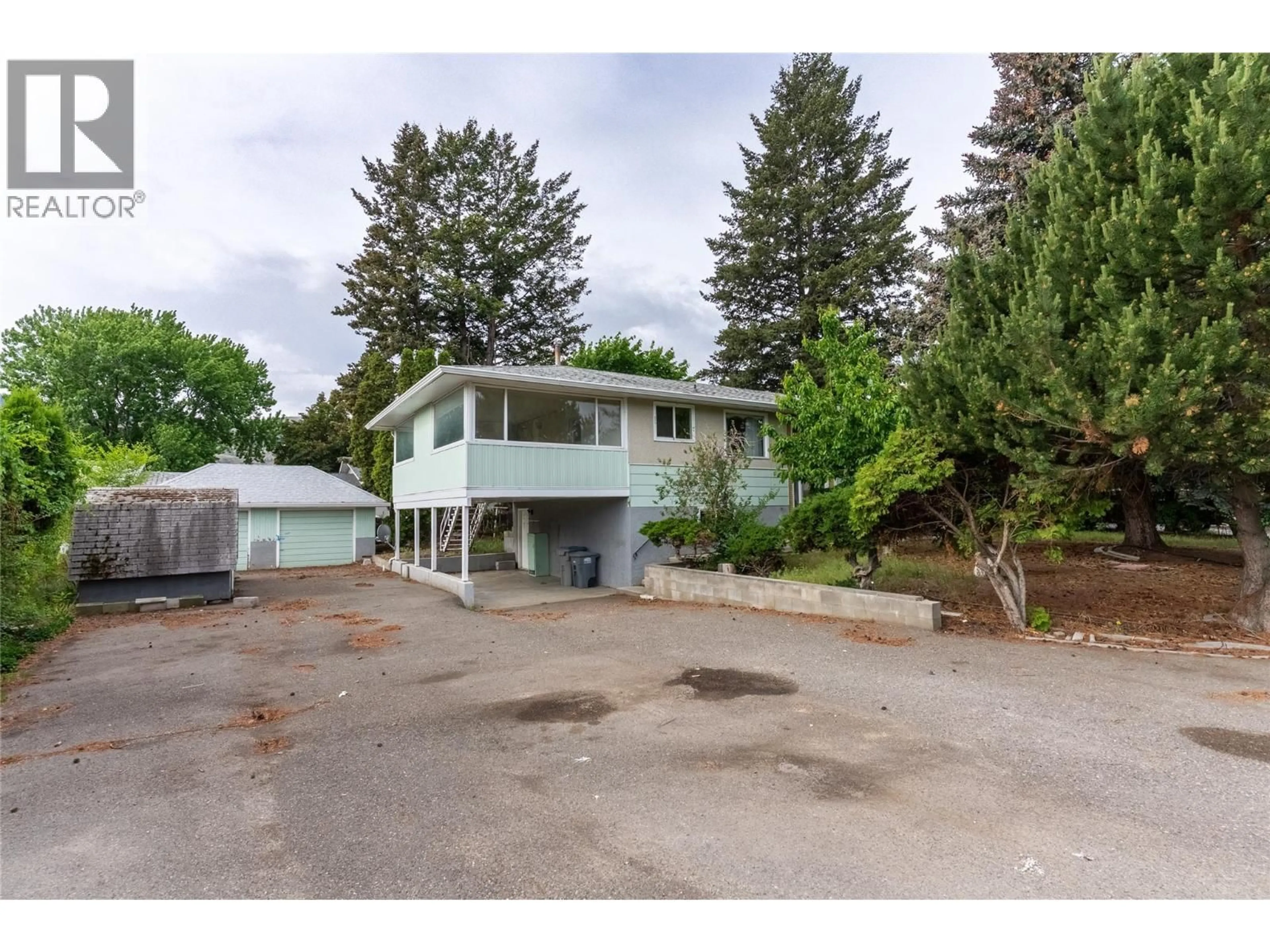 Unknown for 864 SHELAN PLACE, Kamloops British Columbia V2B5T4