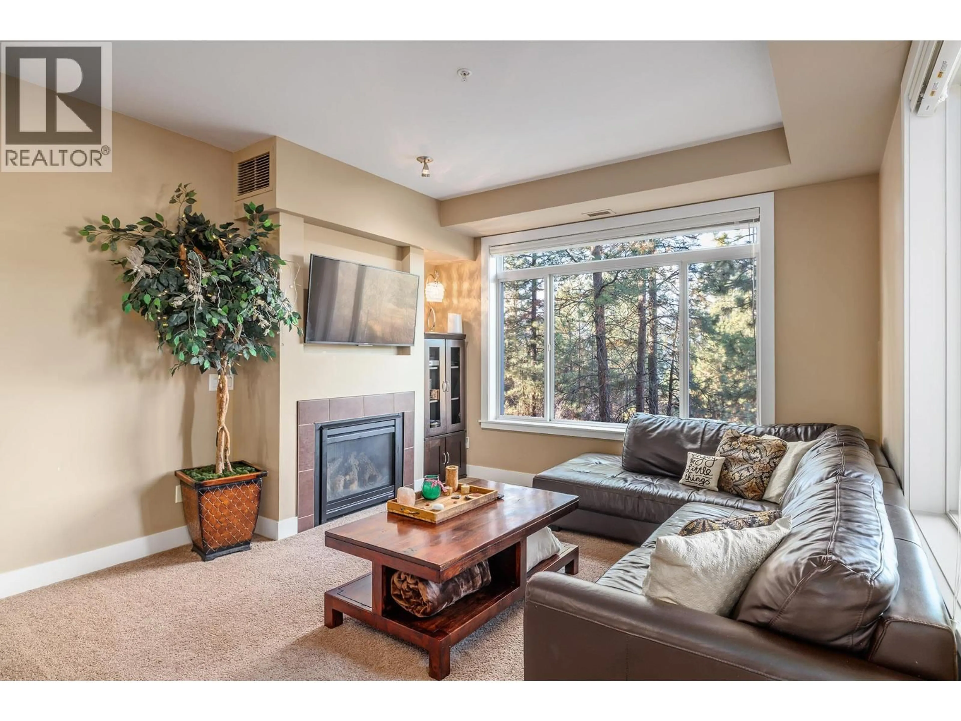 Living room with furniture, unknown for 116 - 2532 SHORELINE DRIVE, Lake Country British Columbia V4V2R6