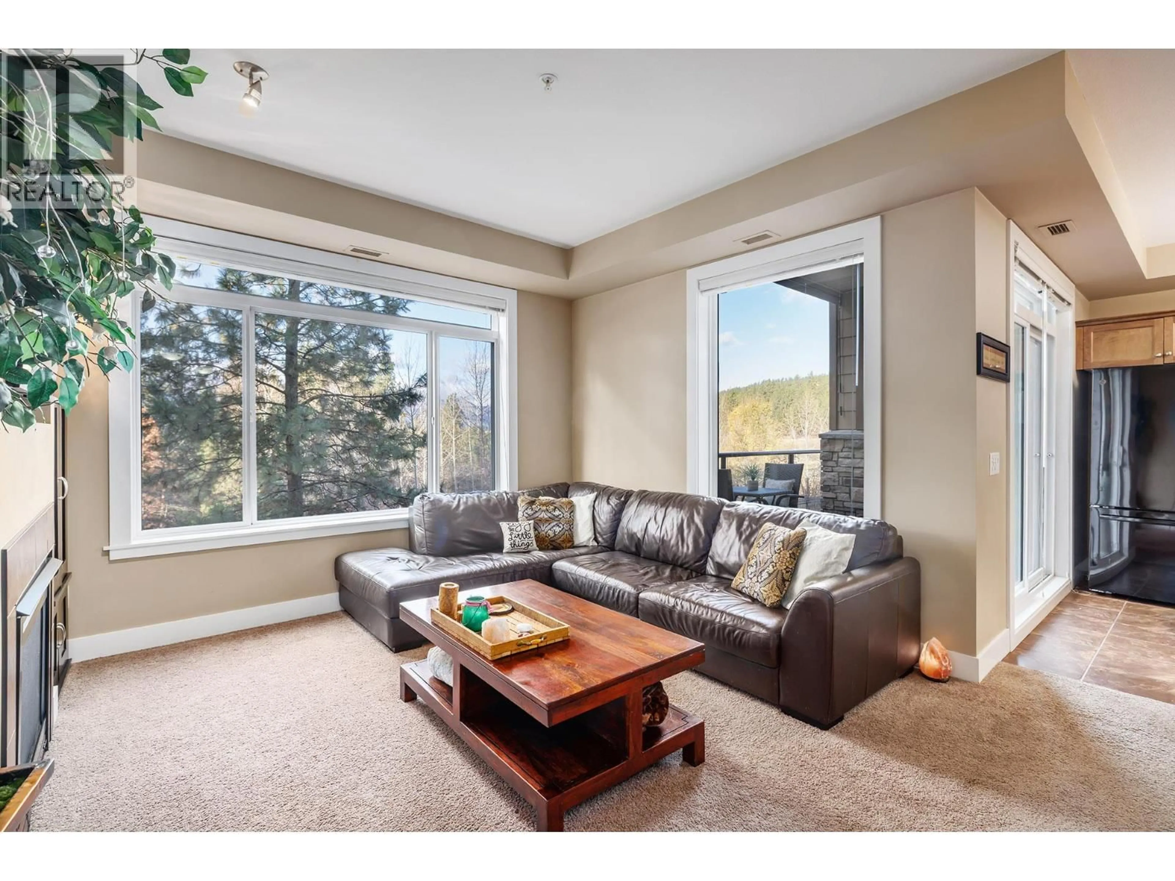 Living room with furniture, unknown for 116 - 2532 SHORELINE DRIVE, Lake Country British Columbia V4V2R6