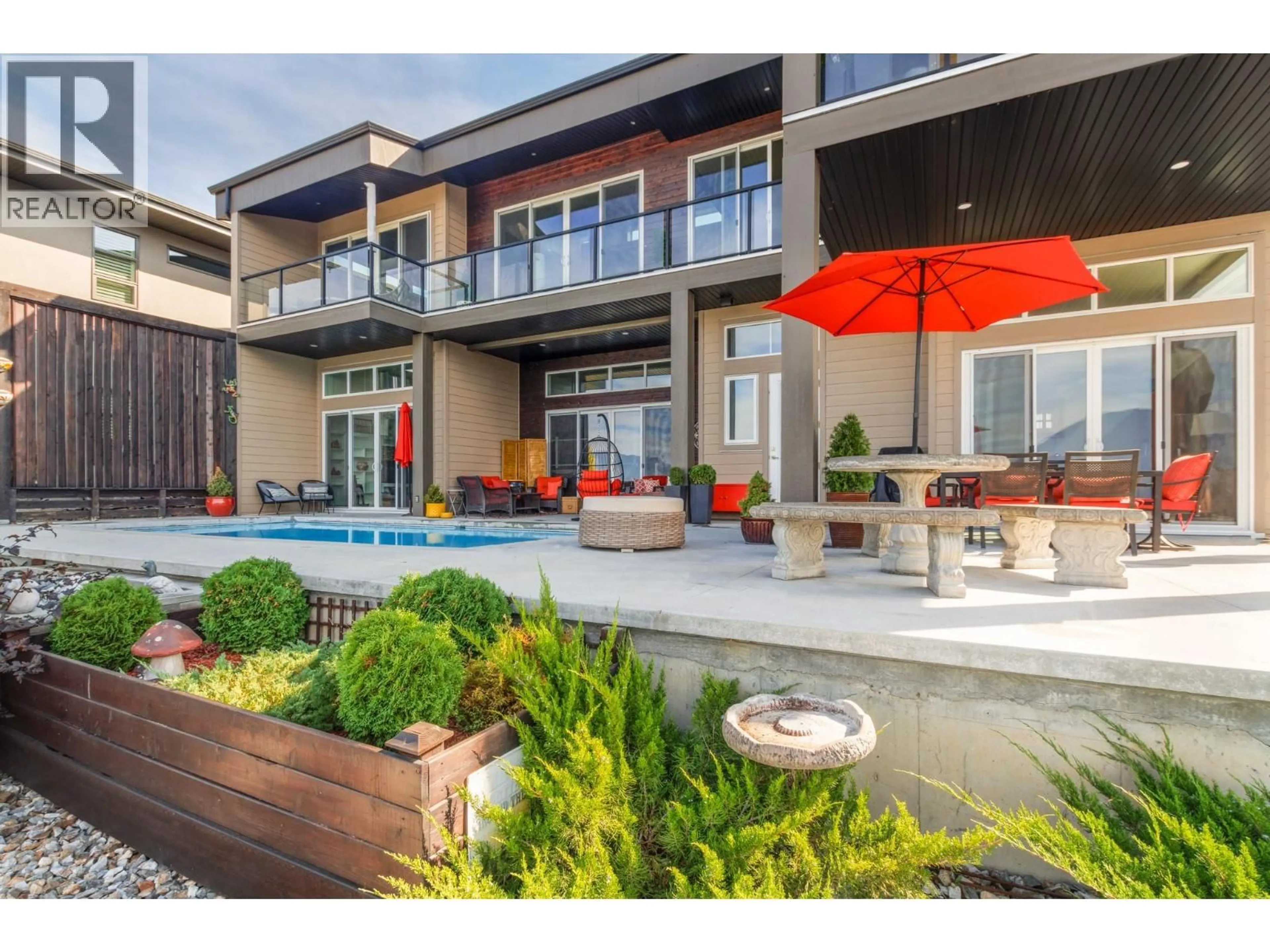 Patio, unknown for 1061 19 AVENUE SOUTHEAST, Salmon Arm British Columbia V1E0E6