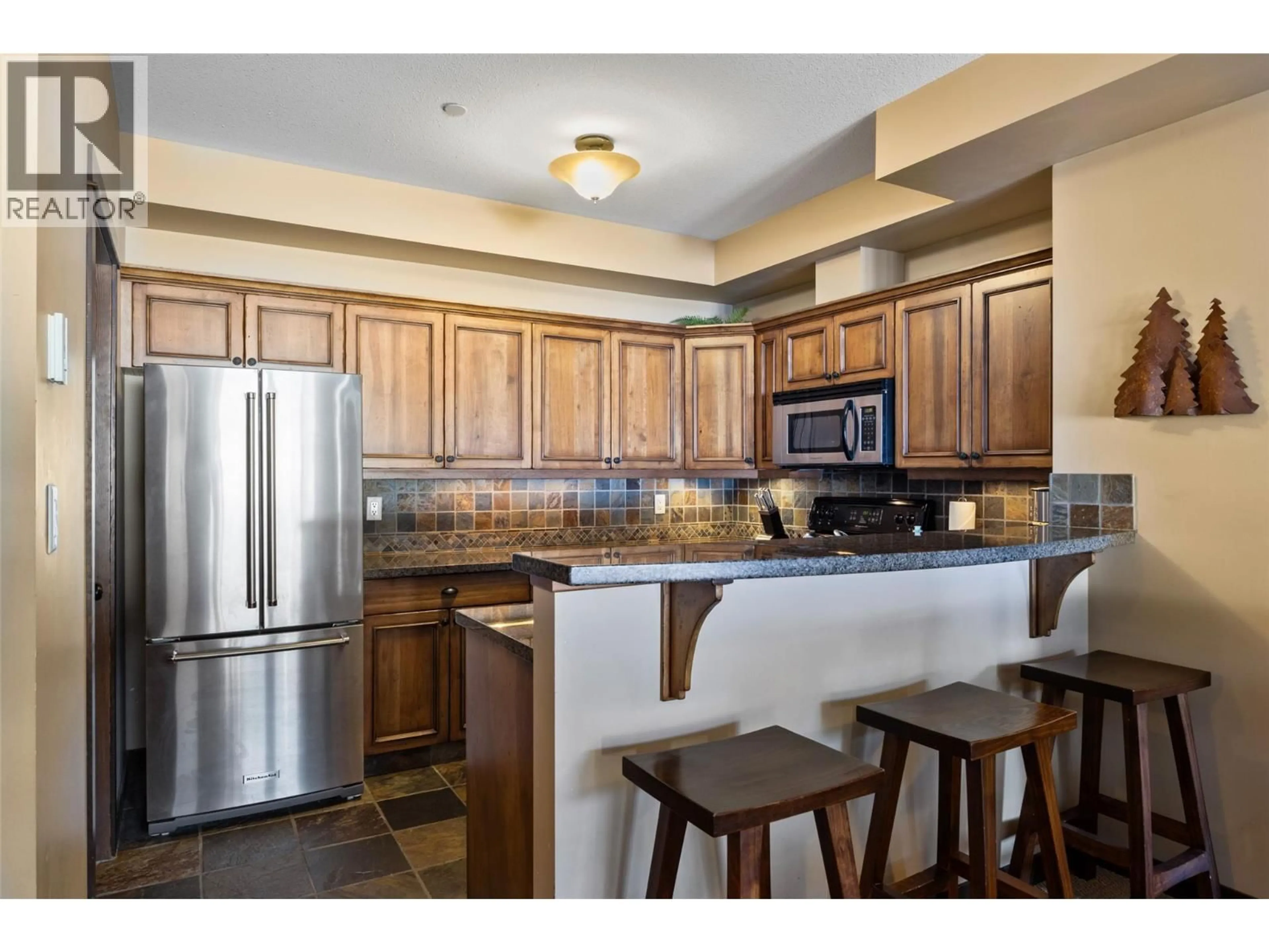 Standard kitchen, unknown for 36 - 5005 VALLEY DRIVE, Sun Peaks British Columbia V0E5N0