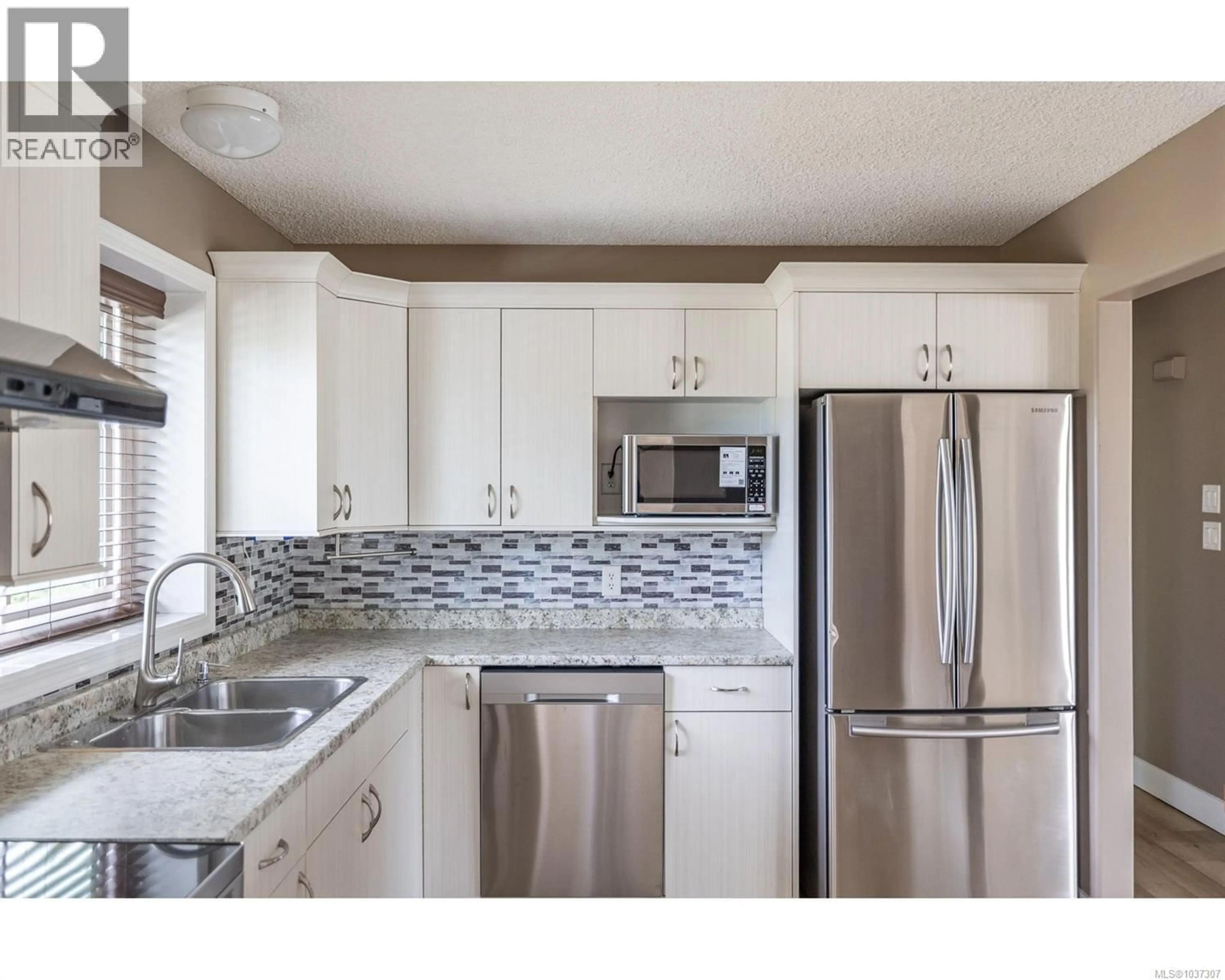 Standard kitchen, unknown for 5202 KAITLYNS WAY, Nanaimo British Columbia V9T5W1