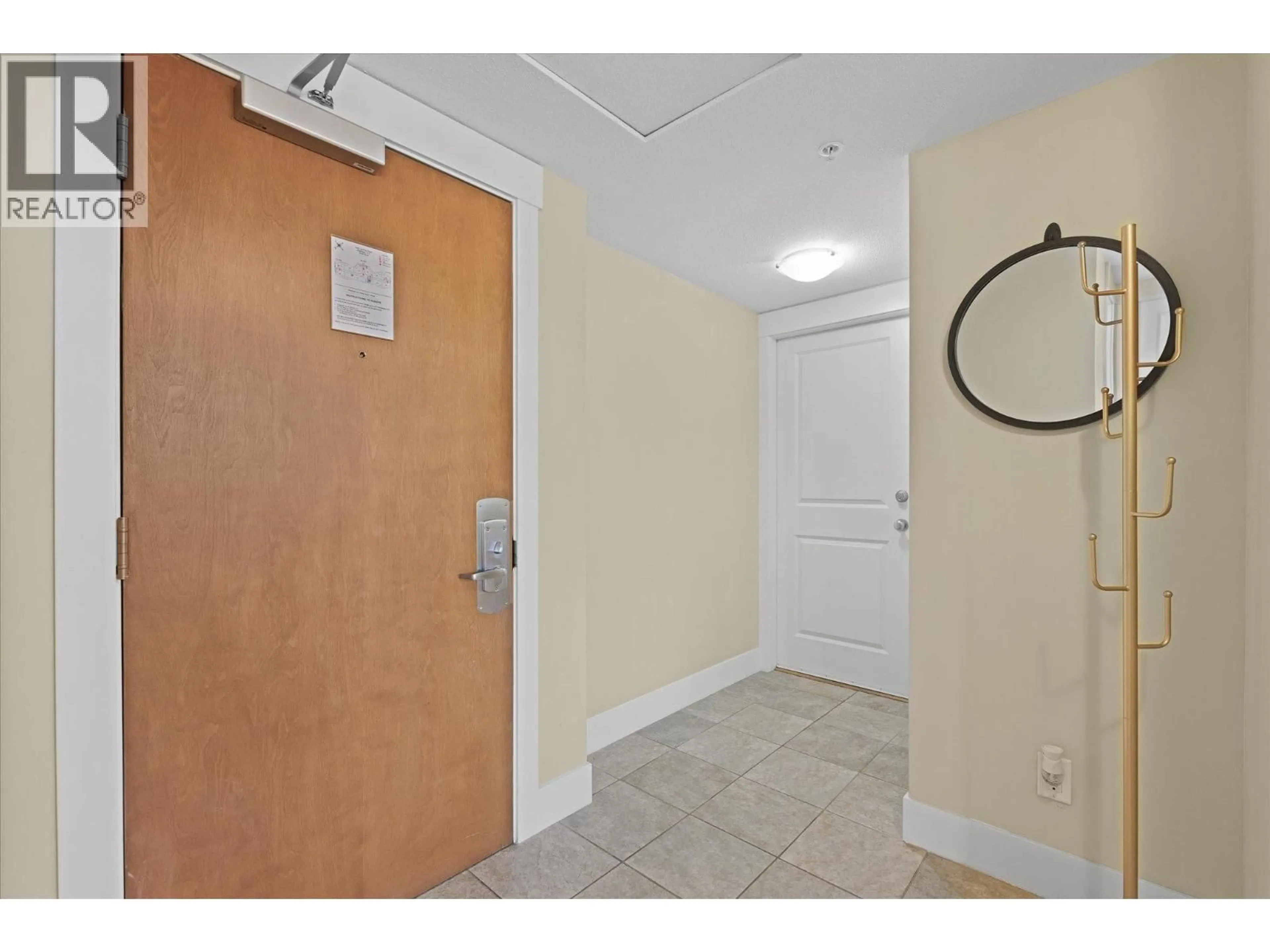Indoor entryway for 301 - 4205 GELLATLY ROAD, West Kelowna British Columbia V4T2K2