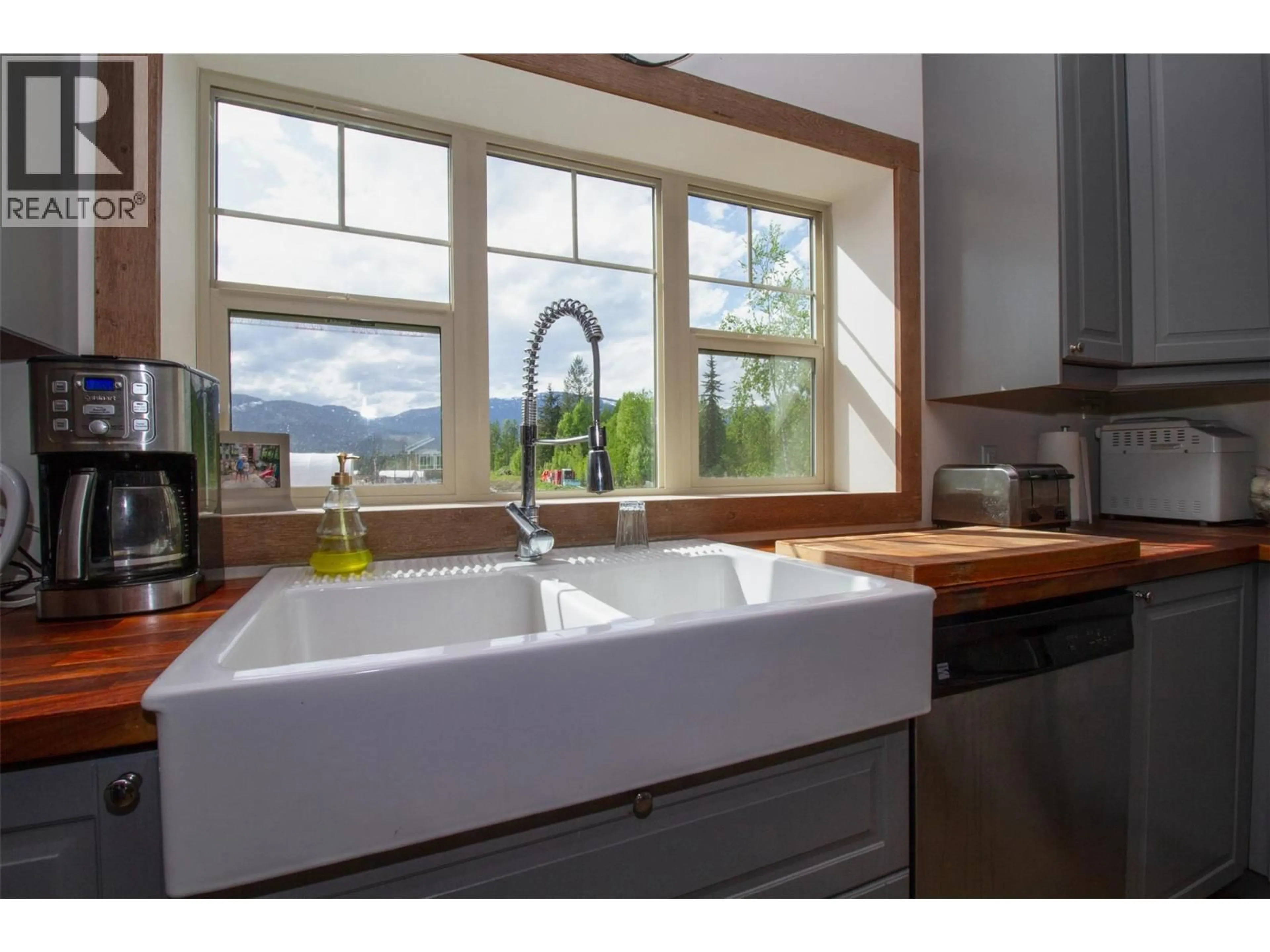 Unknown for 1905 HAY ROAD, Revelstoke British Columbia V0E2S1