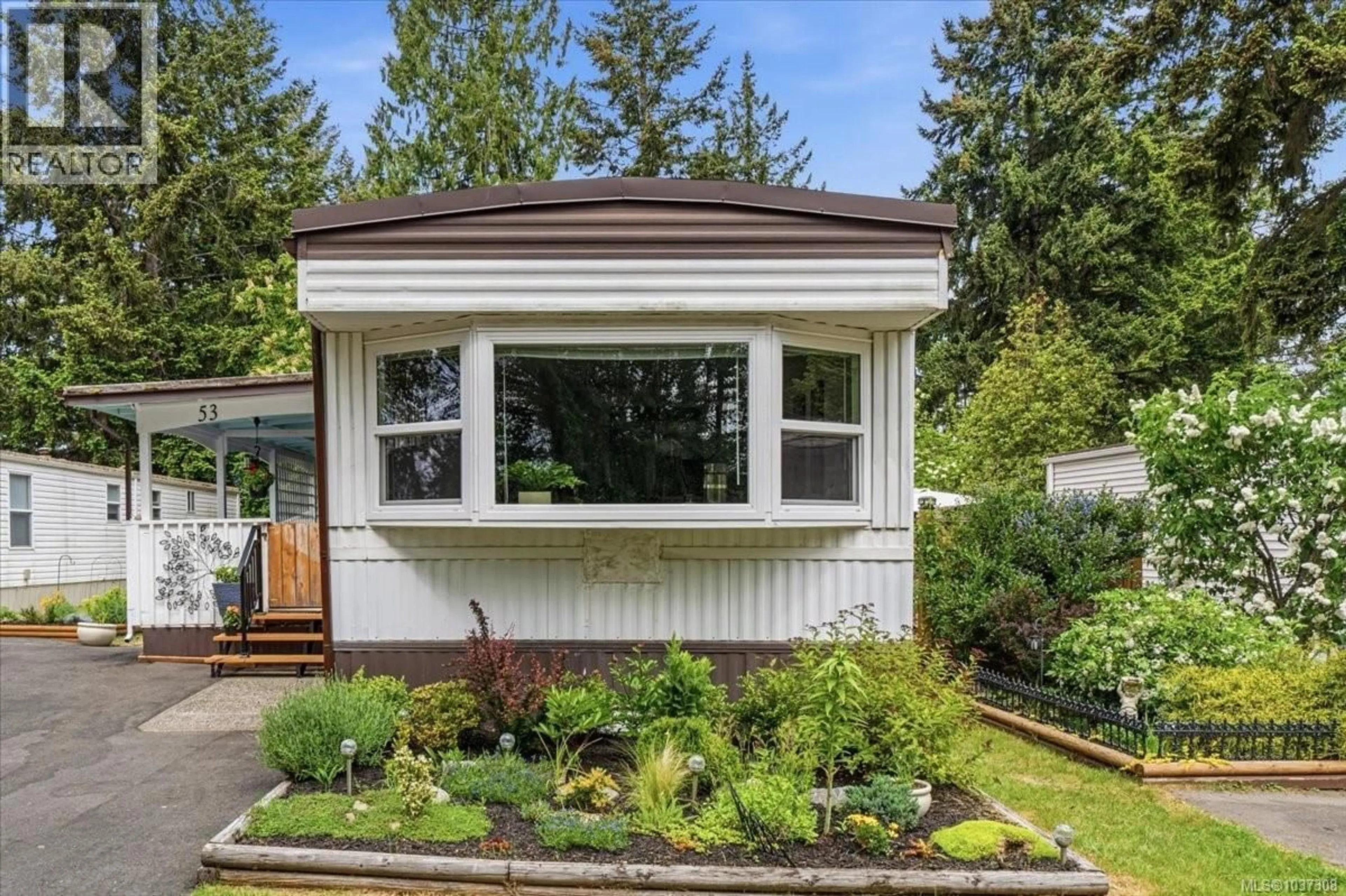 Home with vinyl exterior material, street for 53 - 1247 ARBUTUS ROAD, Parksville British Columbia V9P1R3