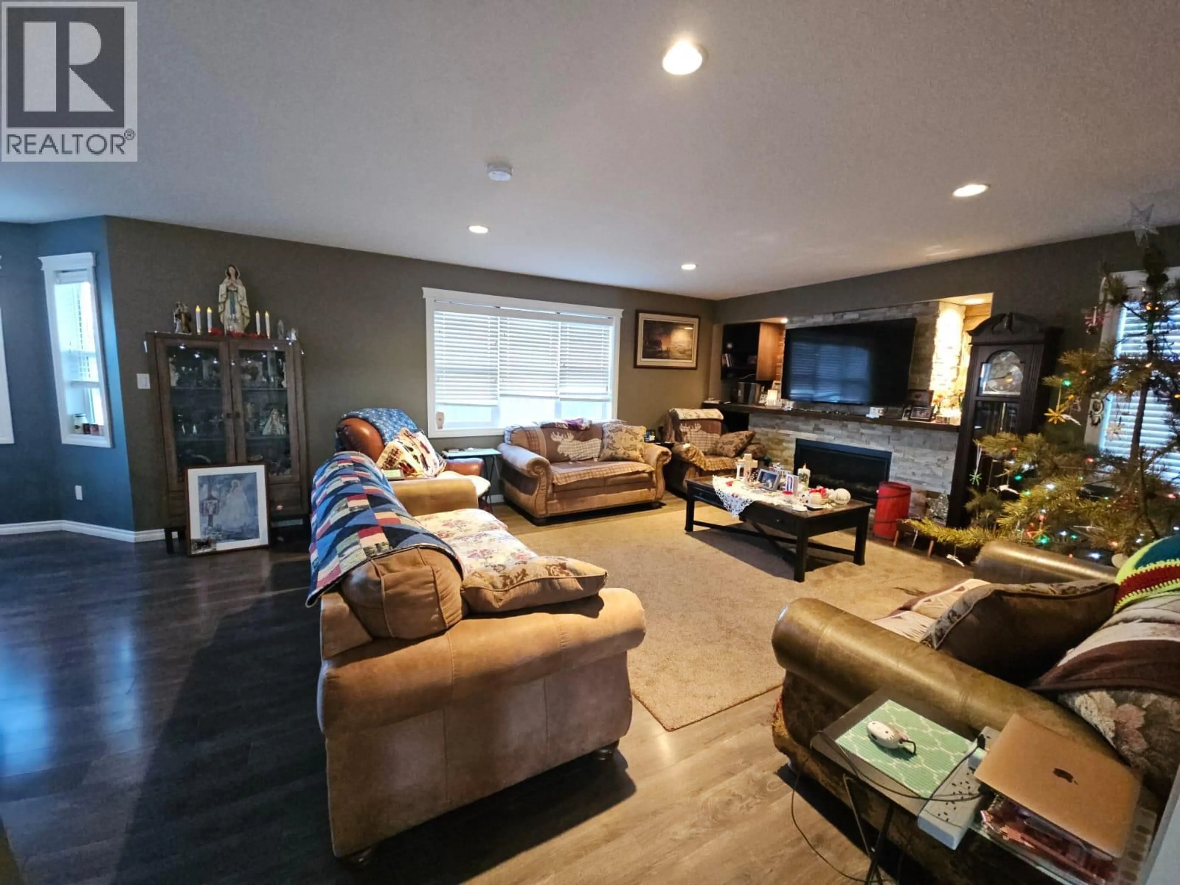 Living room with furniture, unknown for 4804 BISSETTE DRIVE, Pouce Coupe British Columbia V0C2C0