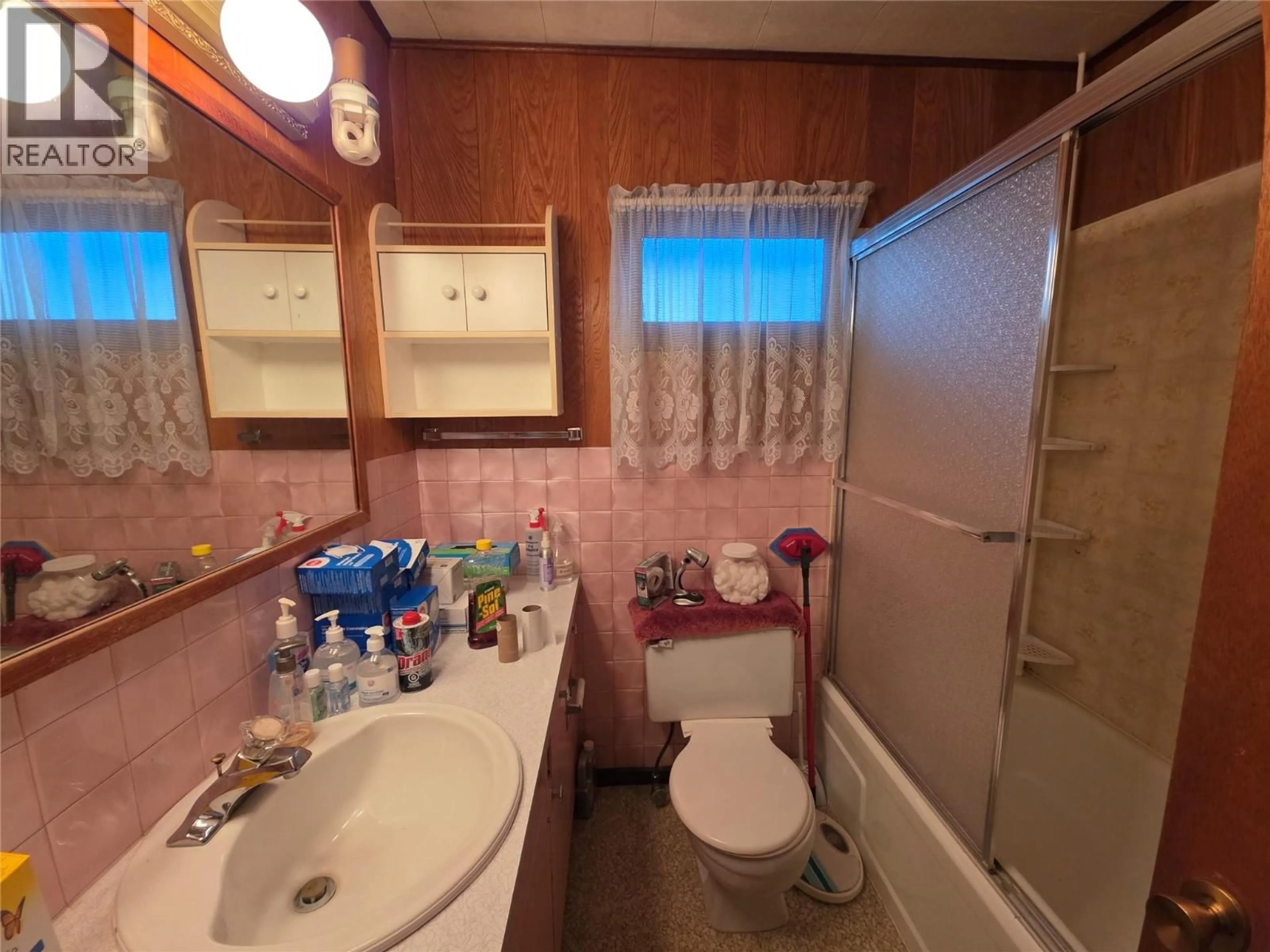 Standard bathroom, unknown for 955 PORTLAND STREET, Trail British Columbia V1R3X8