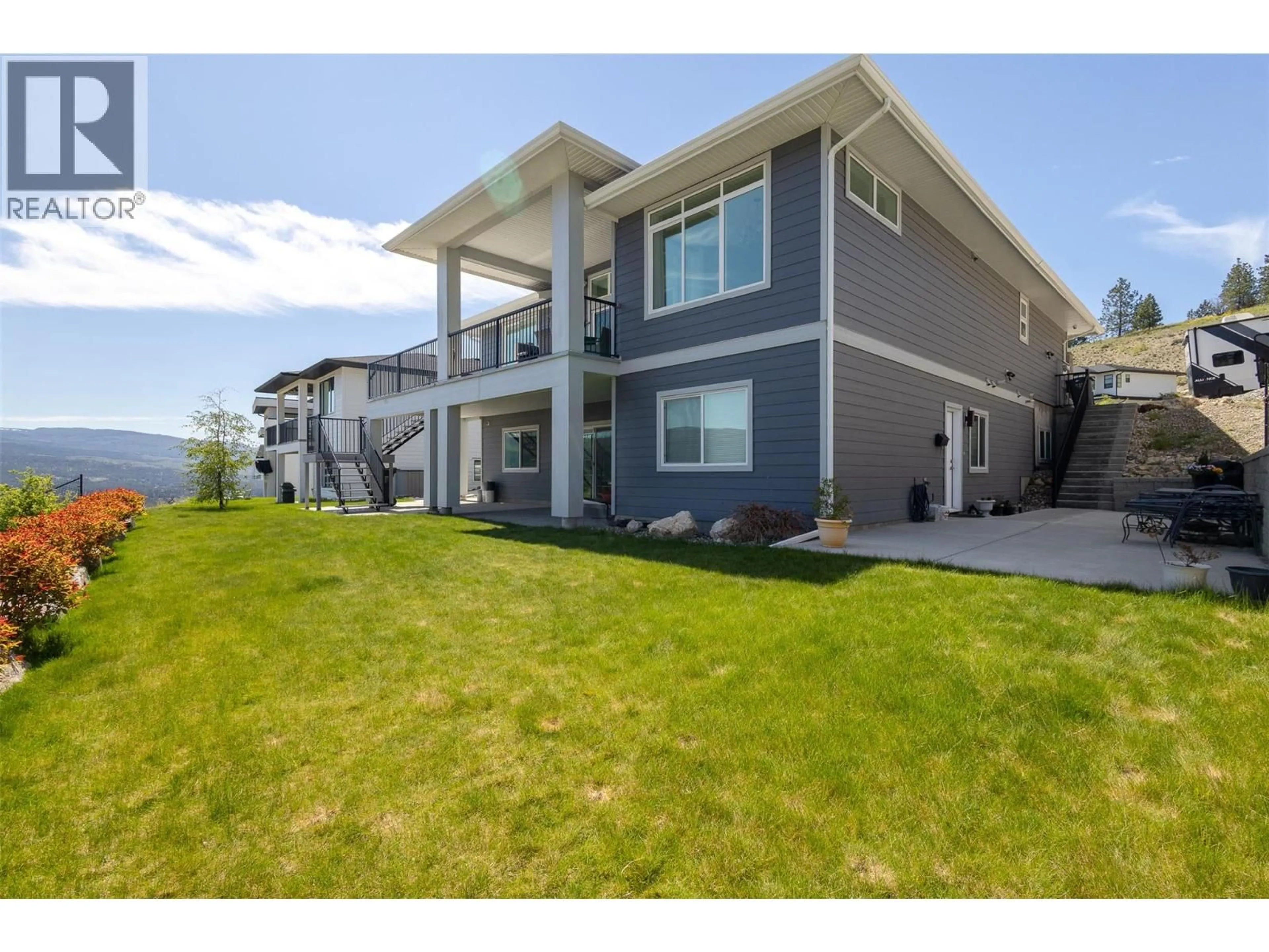 Home with vinyl exterior material, unknown for 1077 LOSETH DRIVE, Kelowna British Columbia V1P0A1