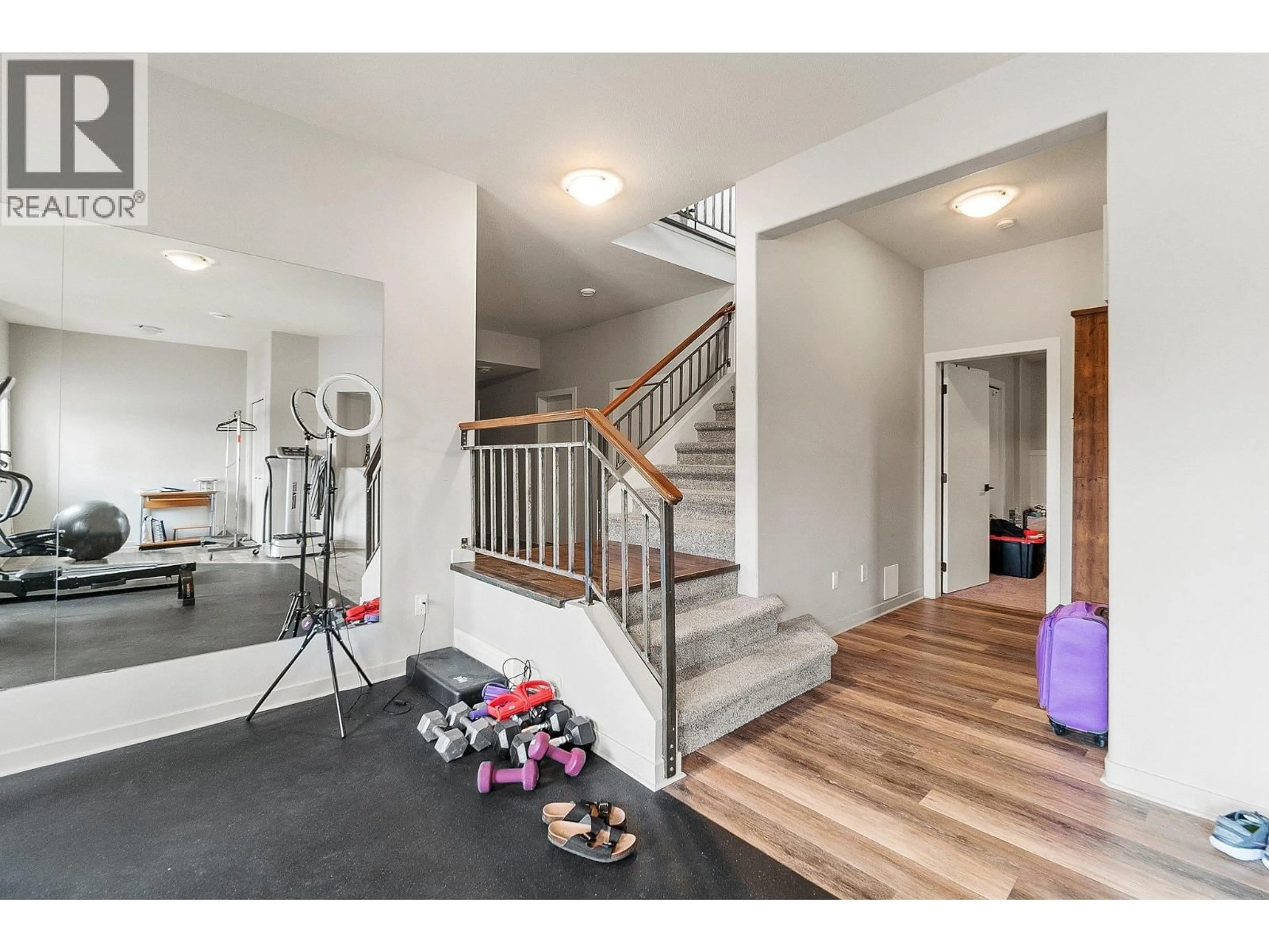 Indoor entryway for 1720 MORRISON ROAD, Kelowna British Columbia V1X4W3