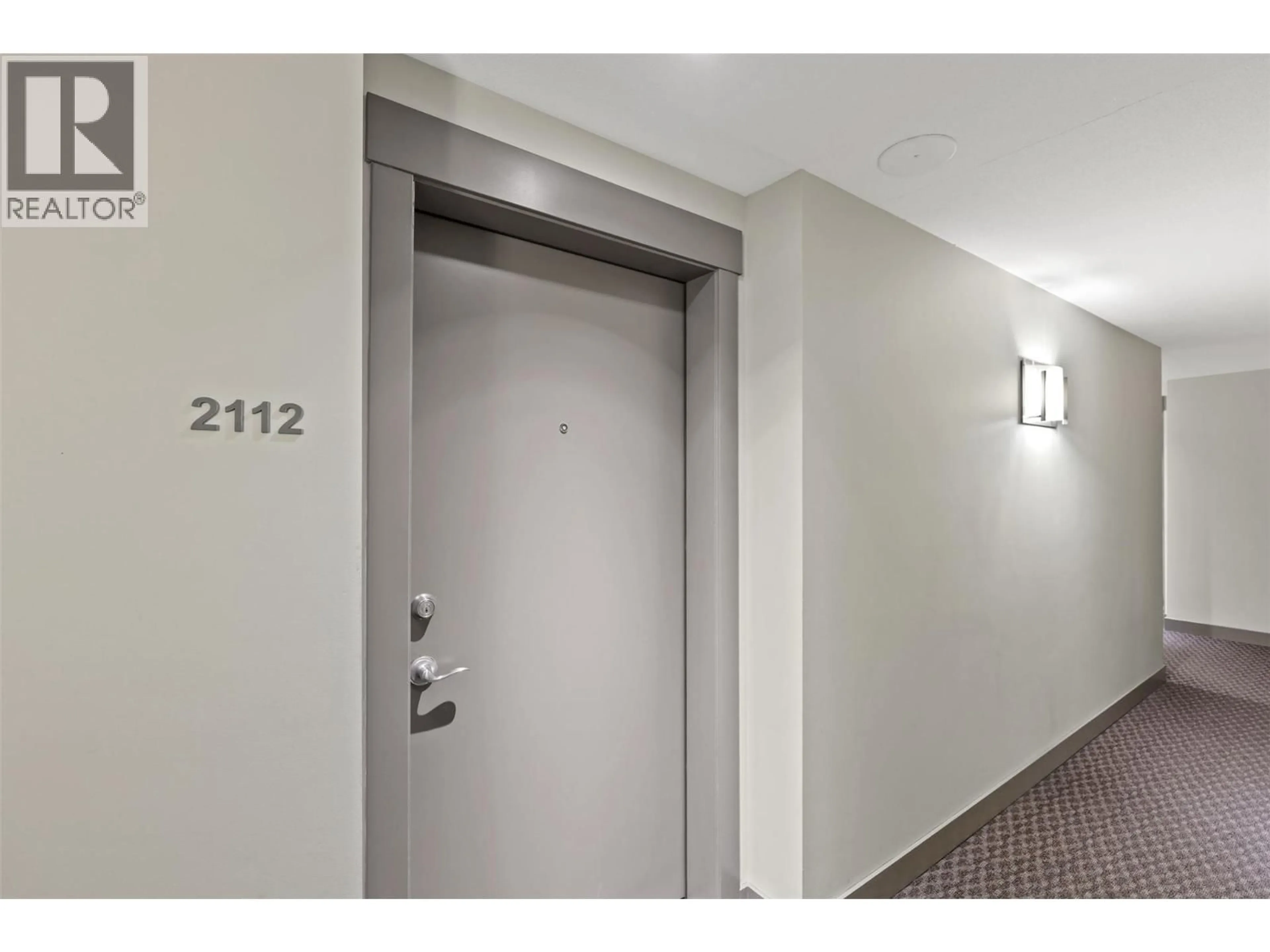 Indoor foyer for 2112 - 1030 TALASA WAY, Kamloops British Columbia V2H0C3