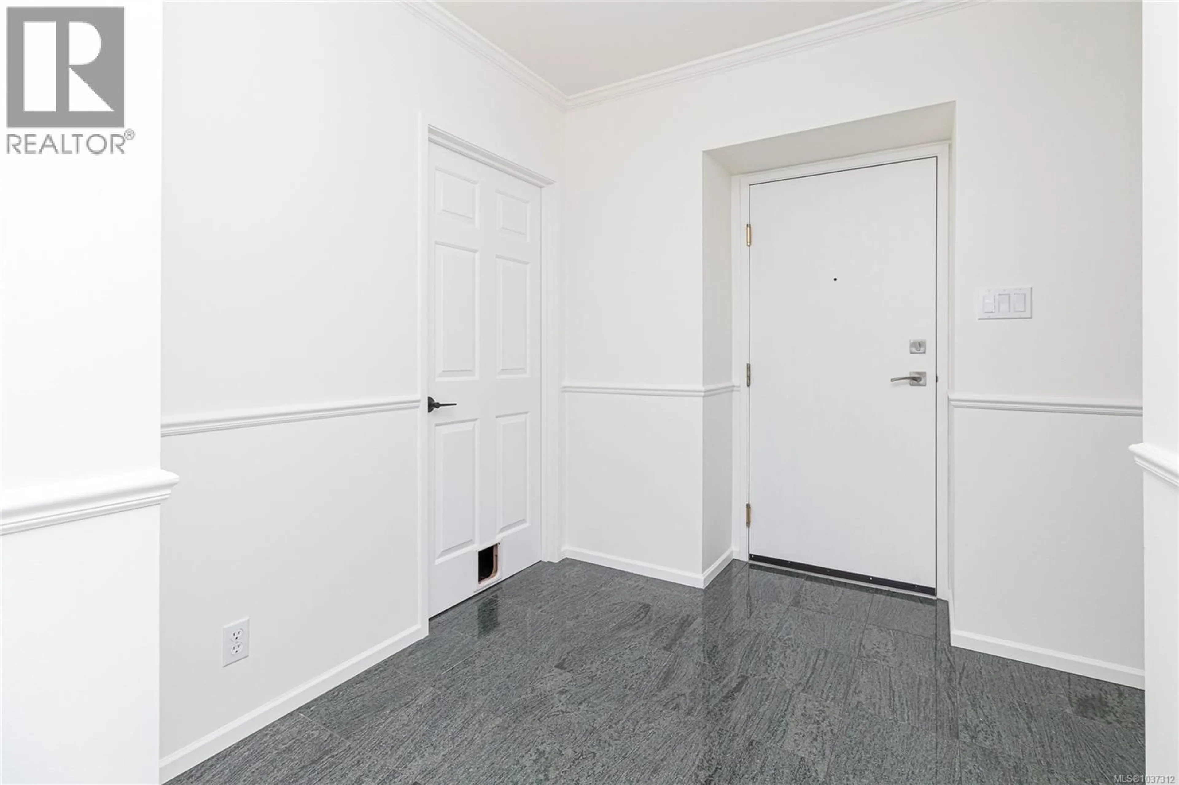 Unknown for 1702 - 1020 VIEW STREET, Victoria British Columbia V8V4Y4