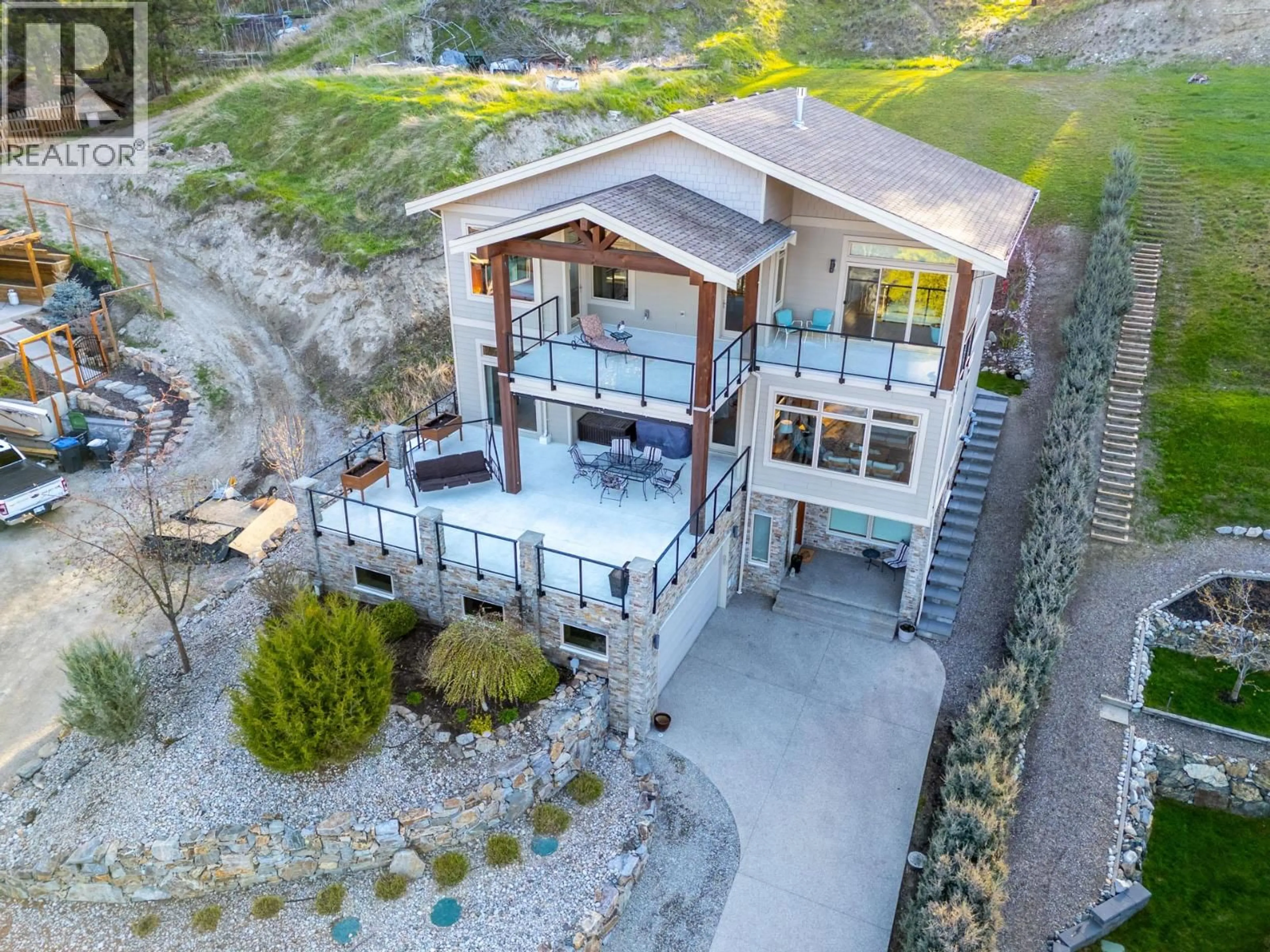 A pic from outside/outdoor area/front of a property/back of a property/a pic from drone, unknown for 10989 MADDOCK AVENUE, Lake Country British Columbia V4V2J6