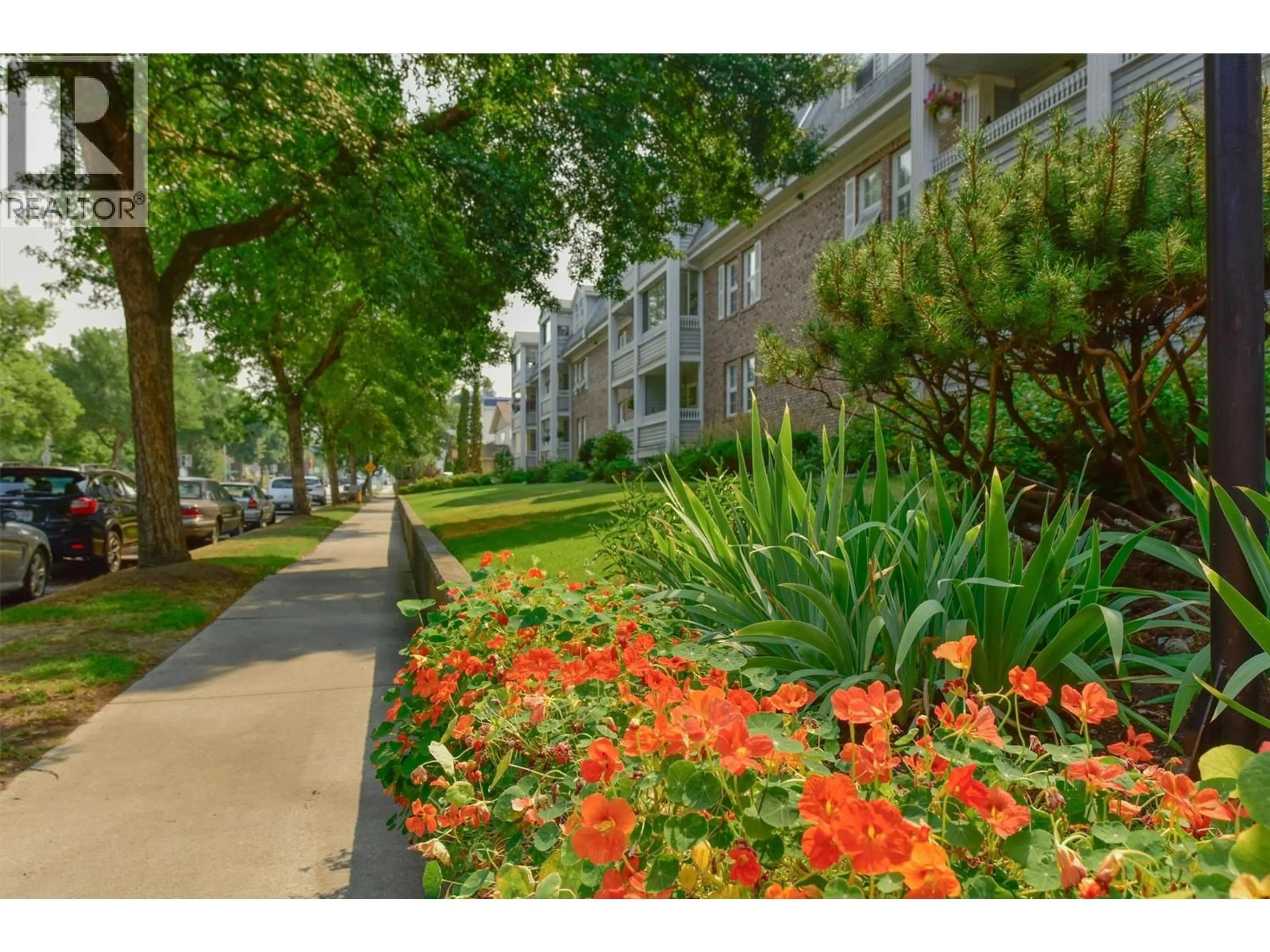 Patio, street for 304 - 575 SUTHERLAND AVENUE, Kelowna British Columbia V1Y8V1