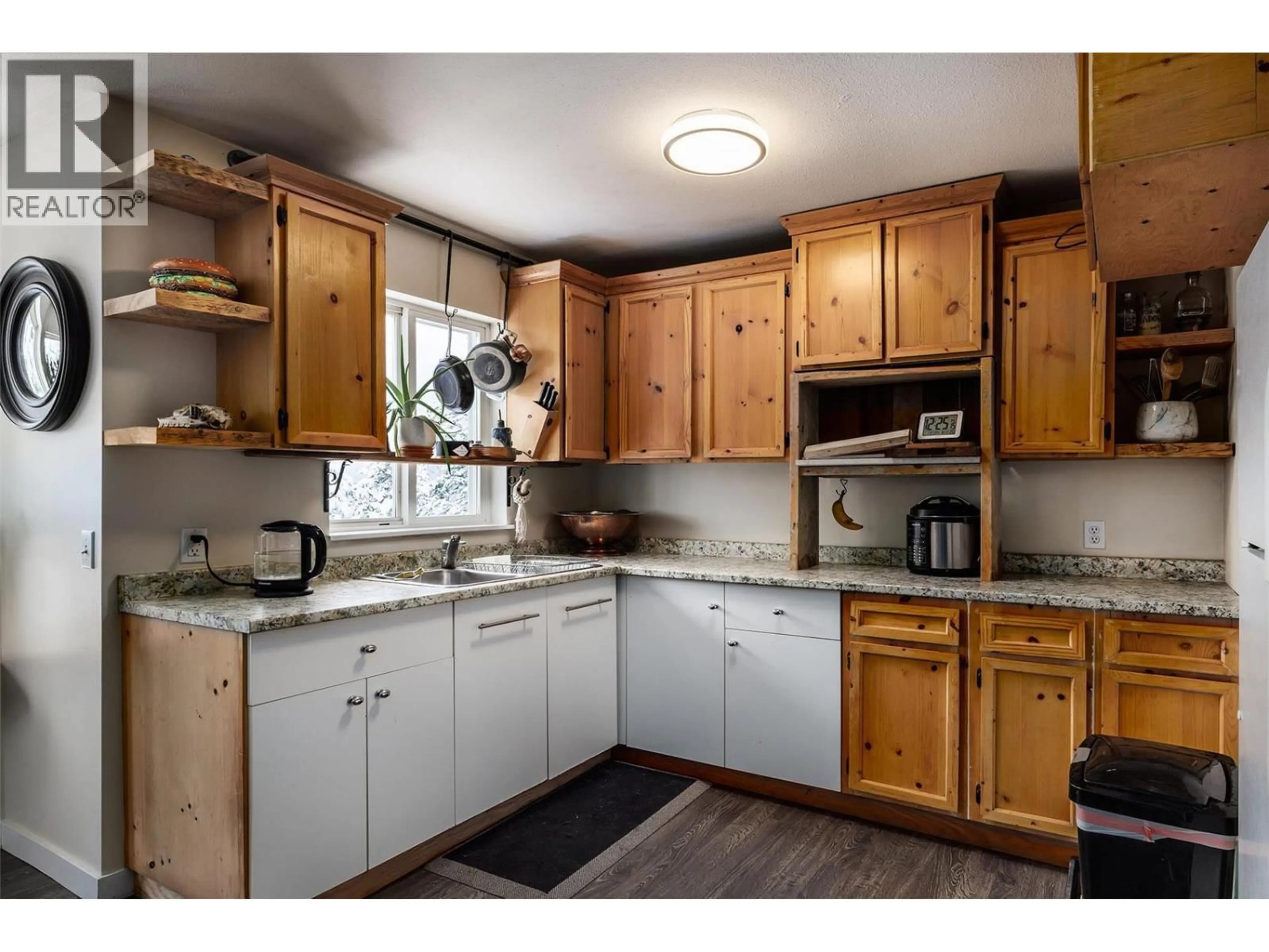 Standard kitchen, unknown for 1813 CARDINAL CREEK ROAD, Kelowna British Columbia V1P1J3