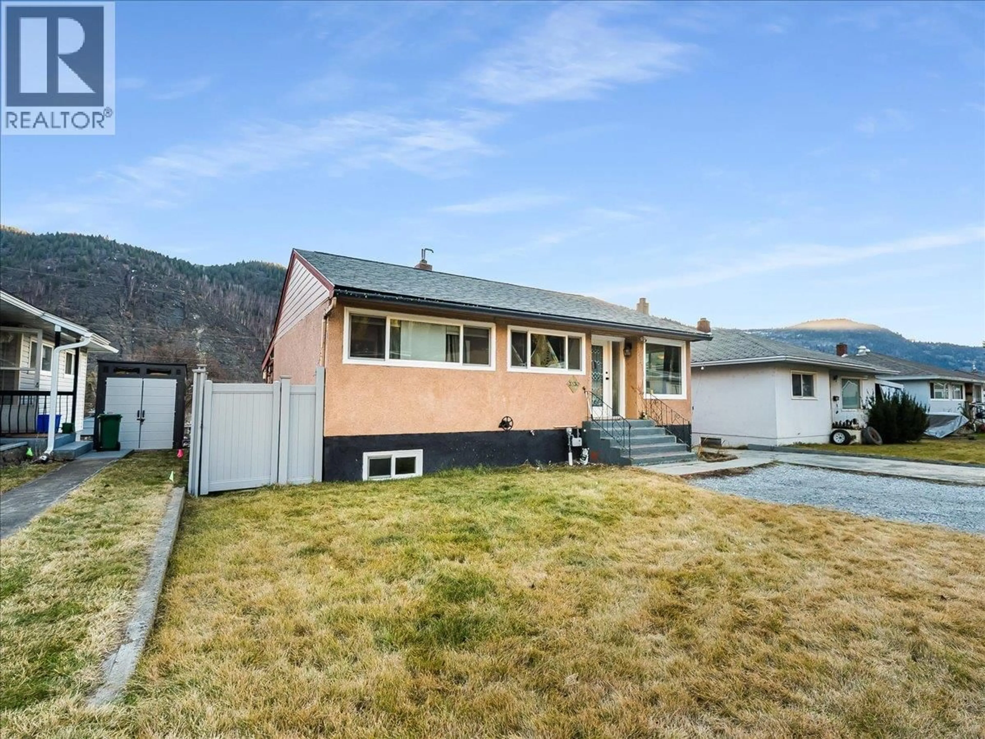 Home with vinyl exterior material, mountain view for 3330 DAHLIA CRESCENT, Trail British Columbia V1R2X9