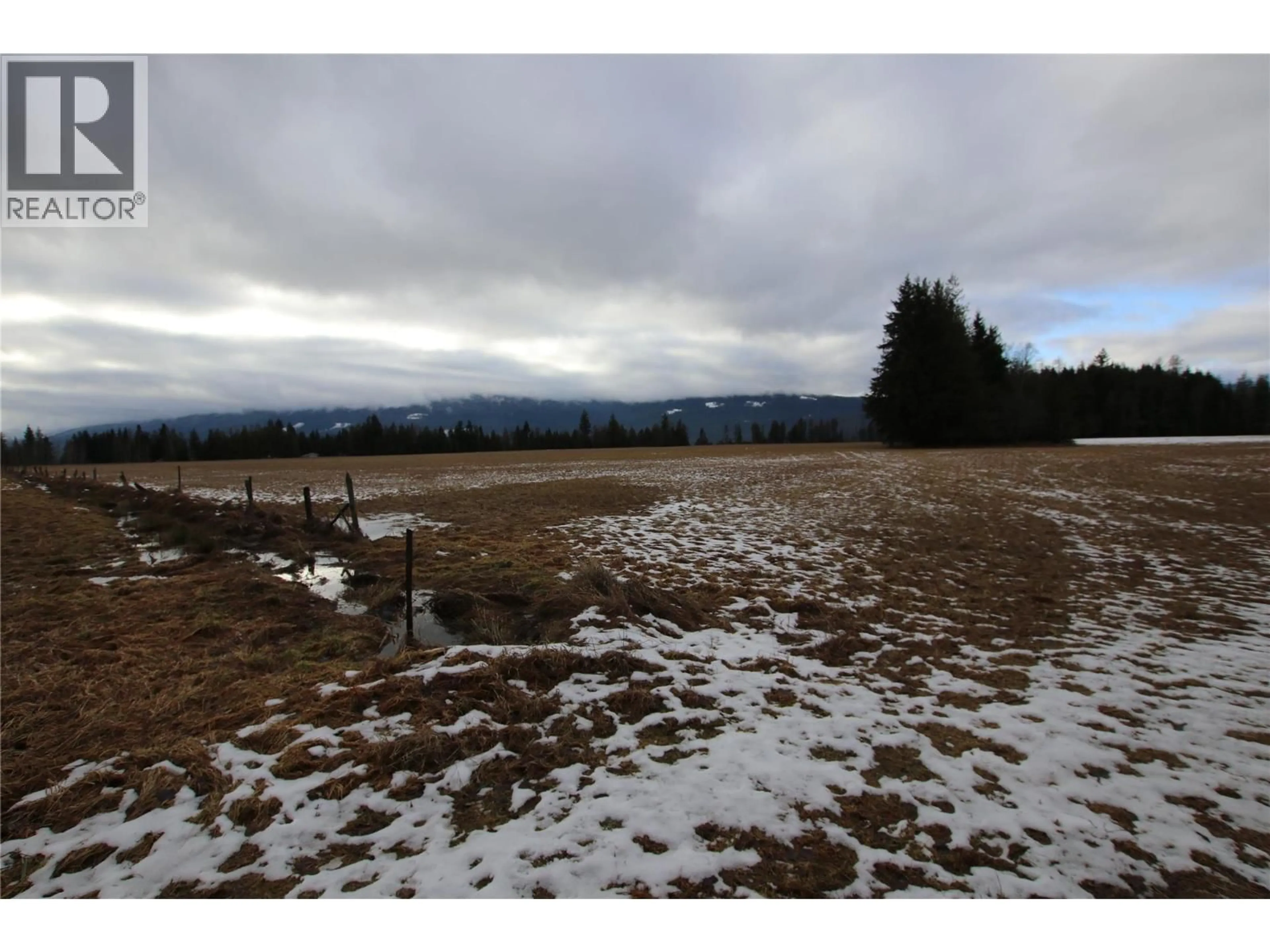 A pic from outside/outdoor area/front of a property/back of a property/a pic from drone, mountain view for 252 CHURCH HILL ROAD, Nakusp British Columbia V0G1R1