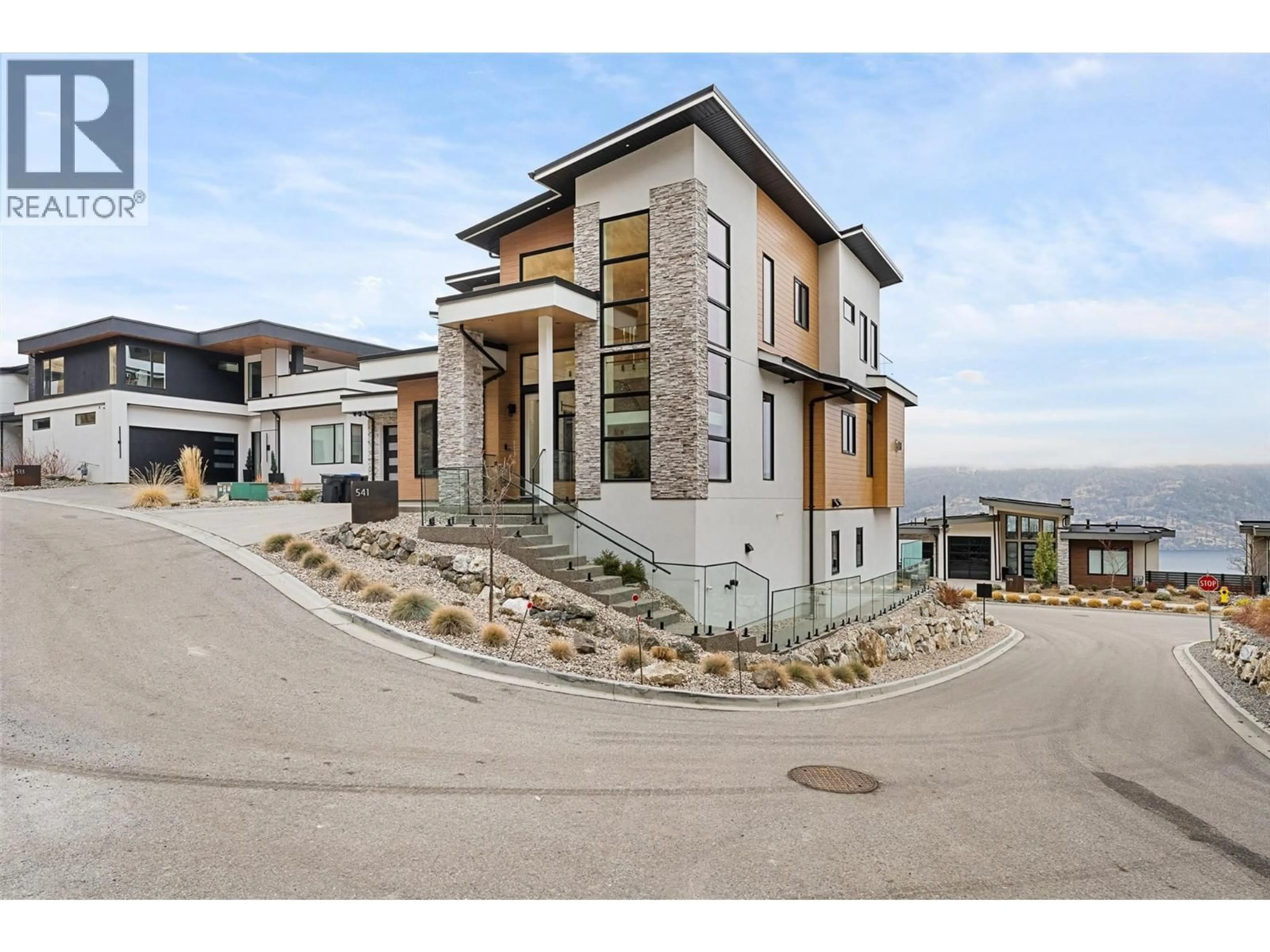 Unknown for 541 CLIFTON COURT, Kelowna British Columbia V1V0B7