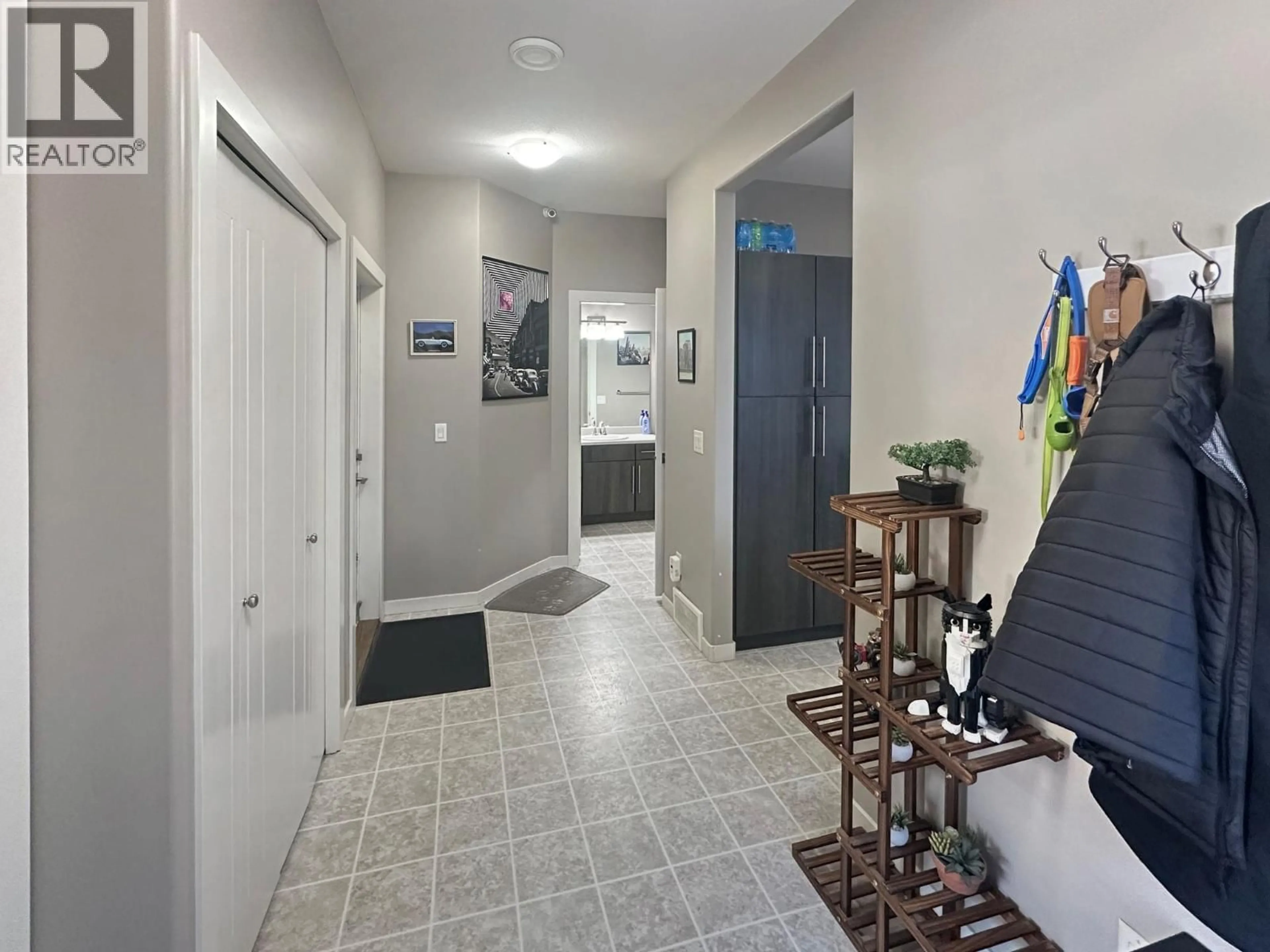 Indoor entryway for 486 SIMILKAMEEN AVENUE, Princeton British Columbia V0X1W0