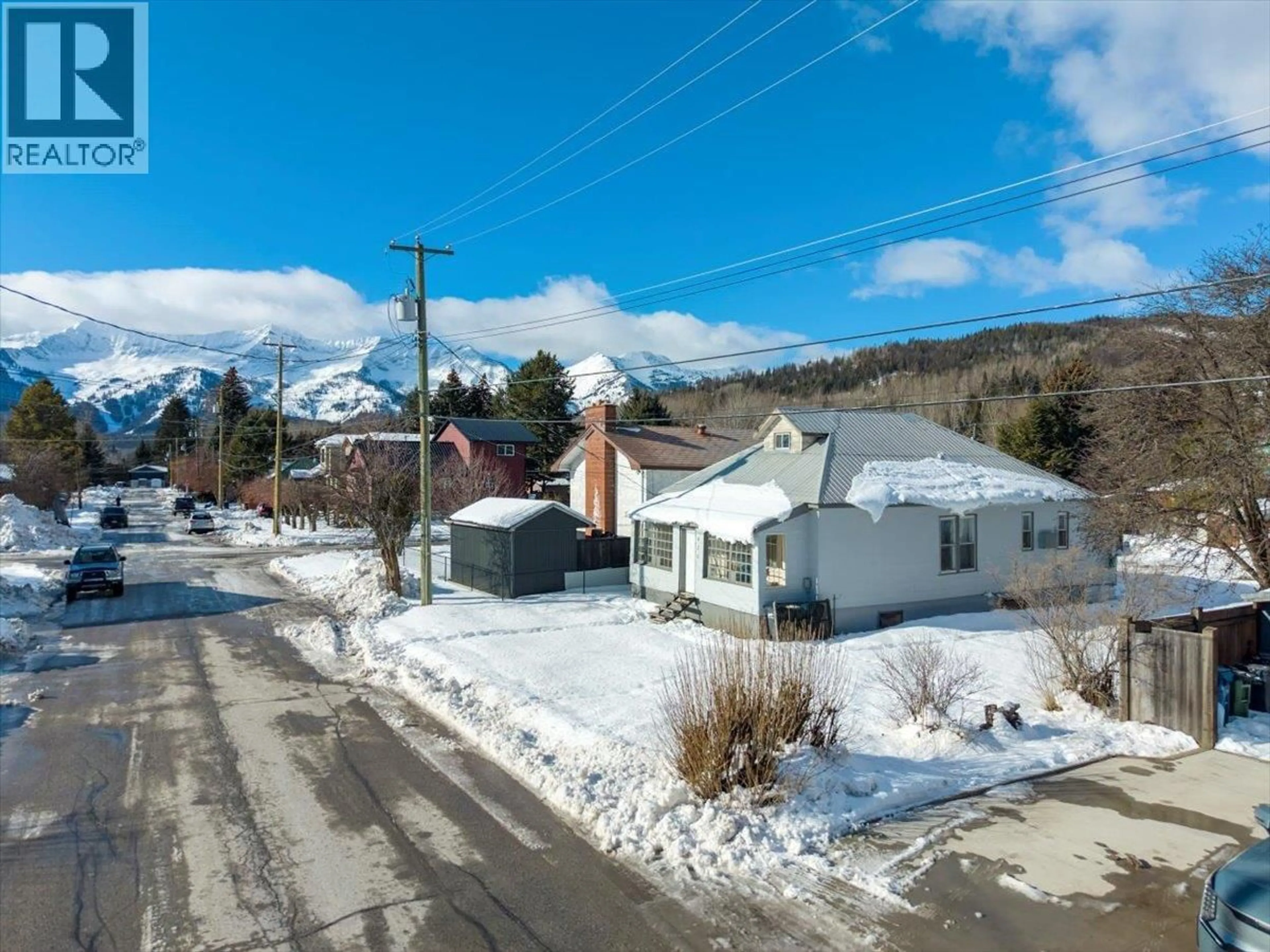 A pic from outside/outdoor area/front of a property/back of a property/a pic from drone, street for 621 8TH AVENUE, Fernie British Columbia V0B1M0