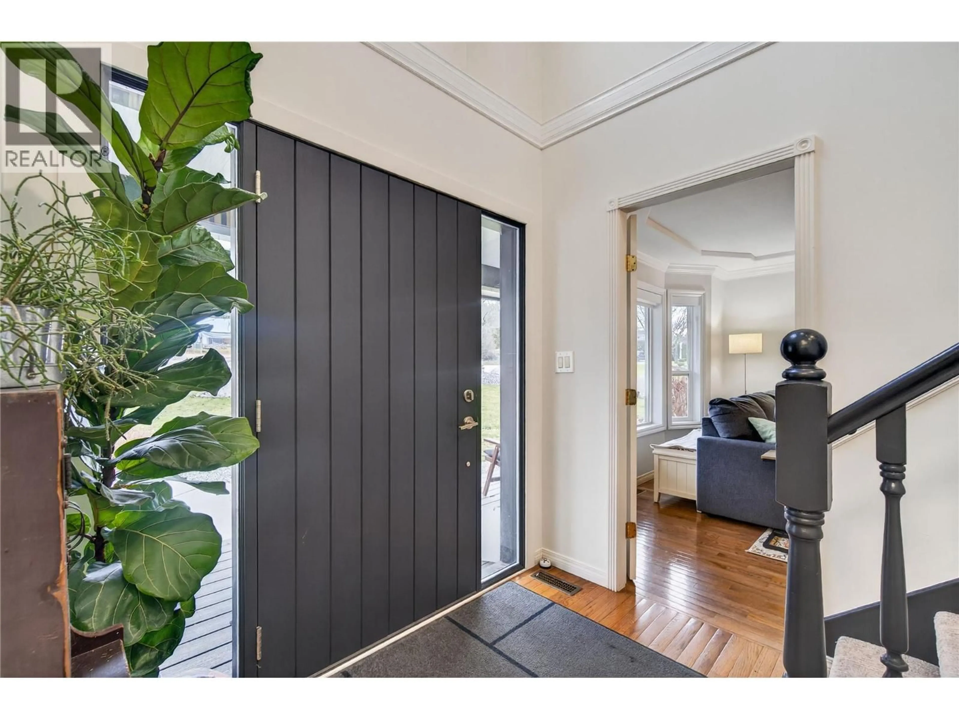 Indoor entryway for 4801 13 STREET NORTHEAST, Salmon Arm British Columbia V1E3P1