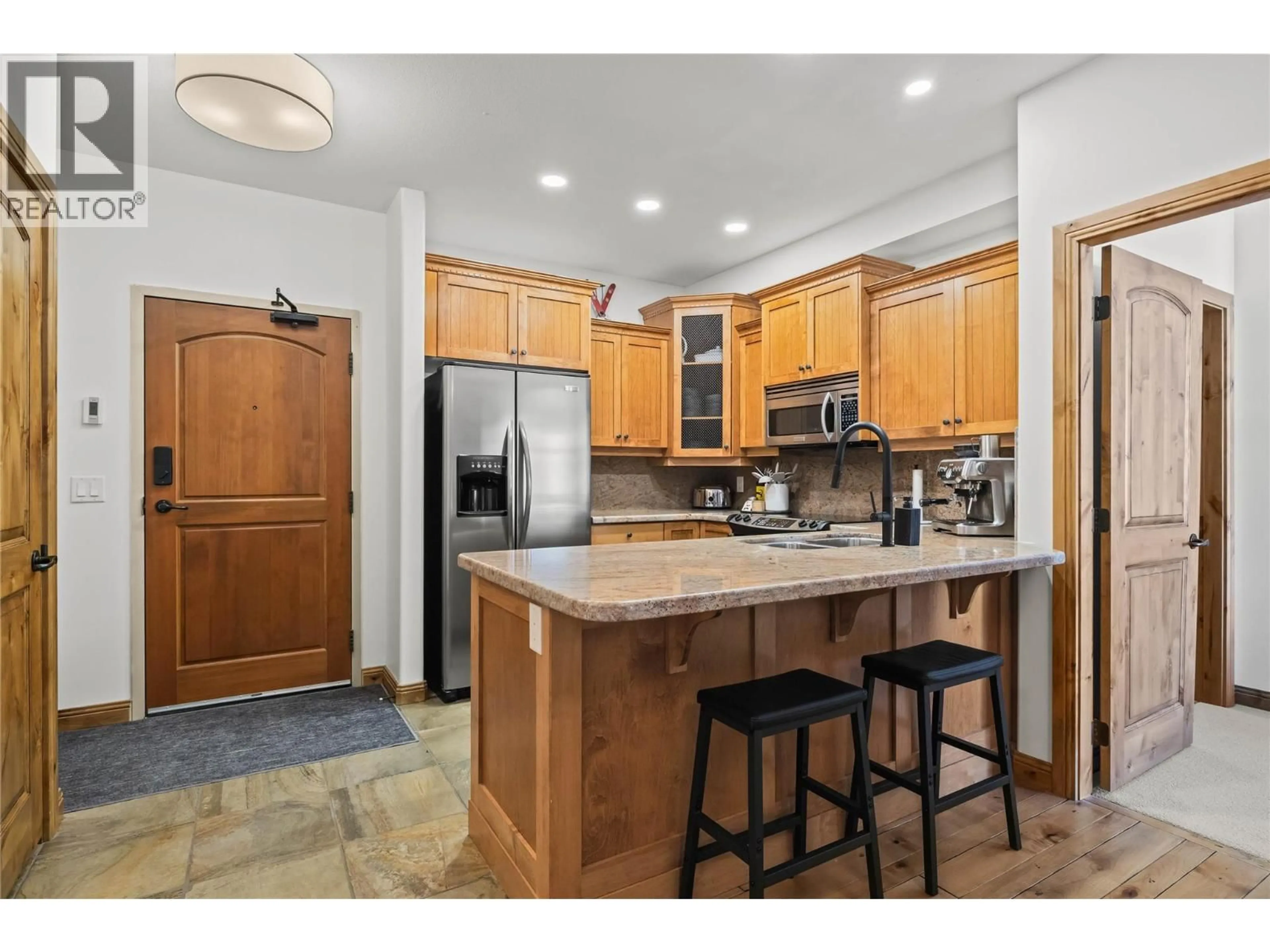 Open concept kitchen, unknown for 401 - 7700 PORCUPINE ROAD, Big White British Columbia V1P1P3