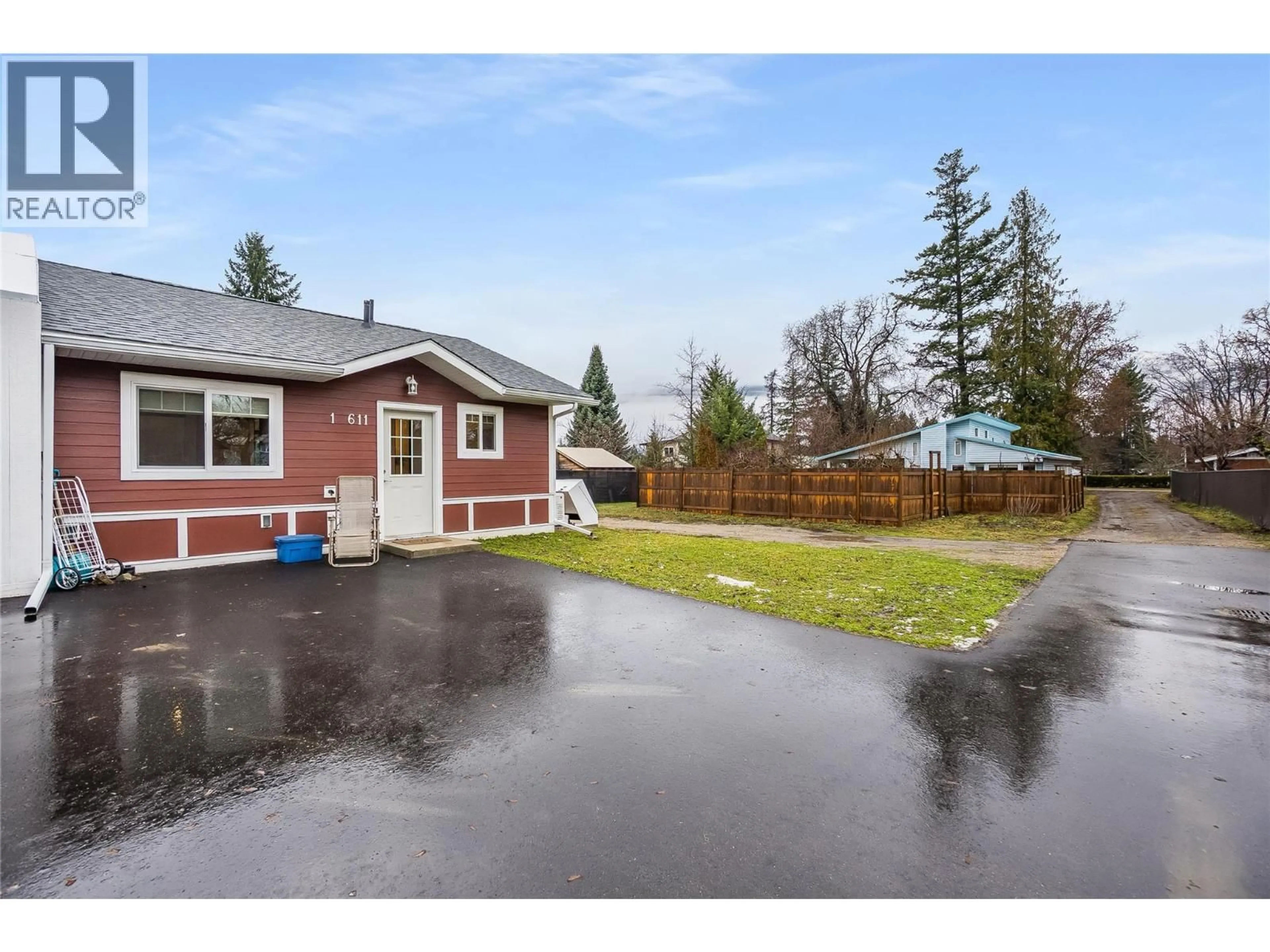 A pic from outside/outdoor area/front of a property/back of a property/a pic from drone, street for 1 - 611 UNION STREET, New Denver British Columbia V0G1S0