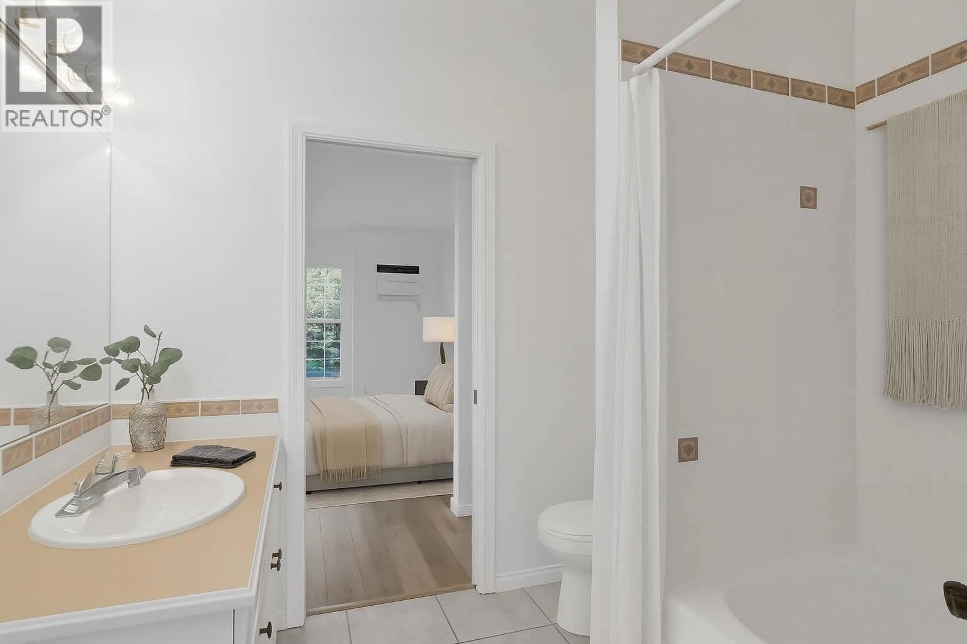 Standard bathroom, ceramic/tile floor for 32 - 750 RAILWAY LANE, Okanagan Falls British Columbia V0H1R0