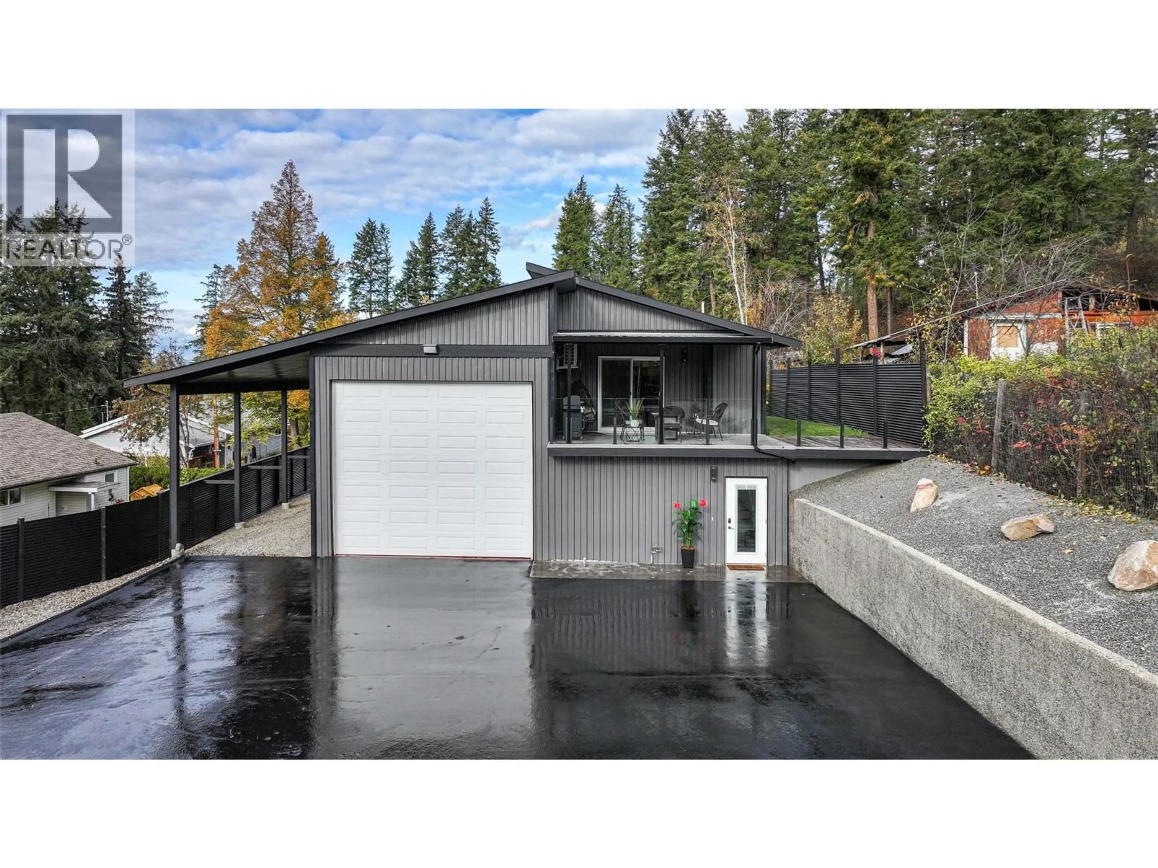 Indoor garage for 3410 LAKESHORE ROAD NORTHEAST, Salmon Arm British Columbia V1E3N4
