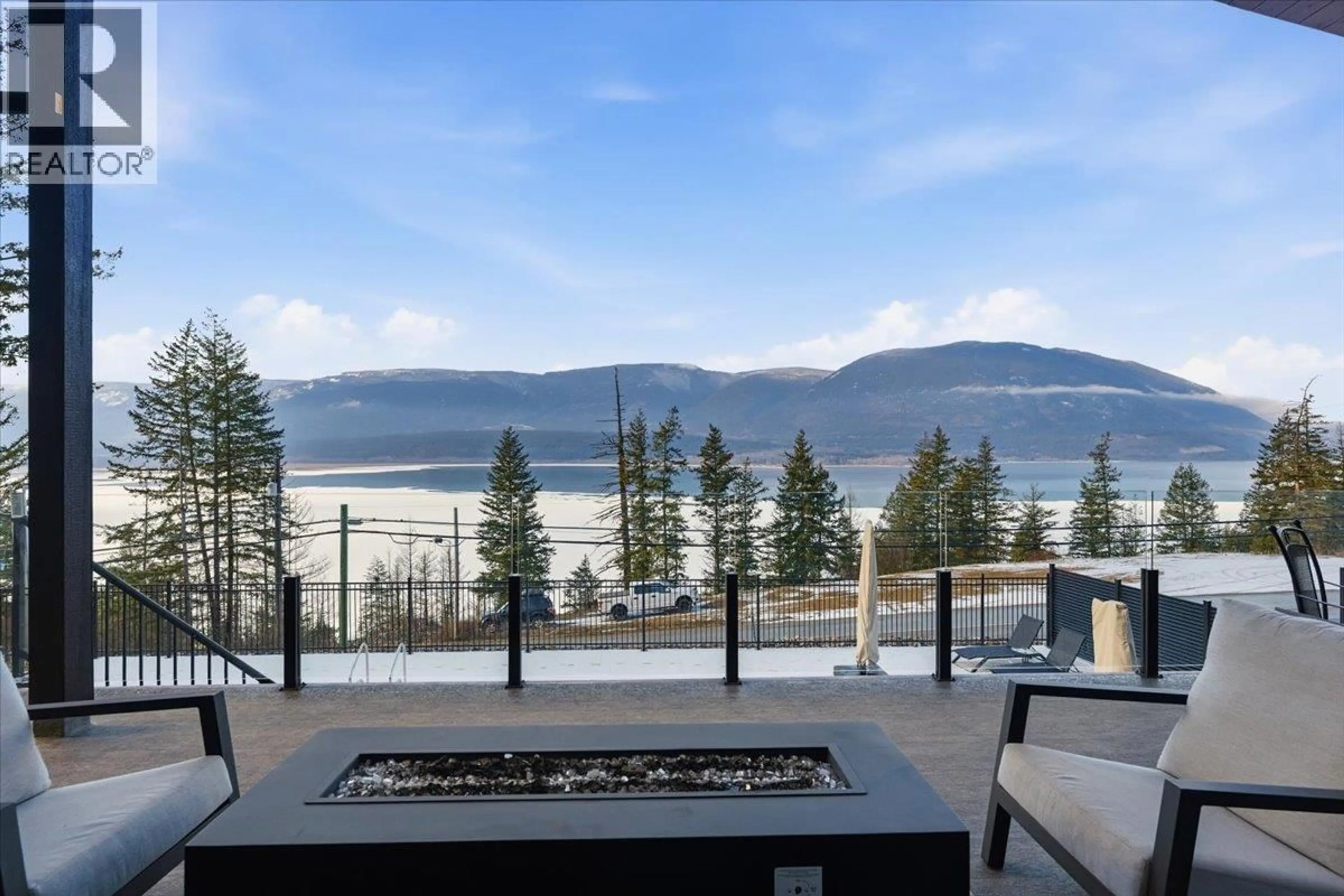 Patio, water/lake/river/ocean view for 3410 LAKESHORE ROAD NORTHEAST, Salmon Arm British Columbia V1E3N4