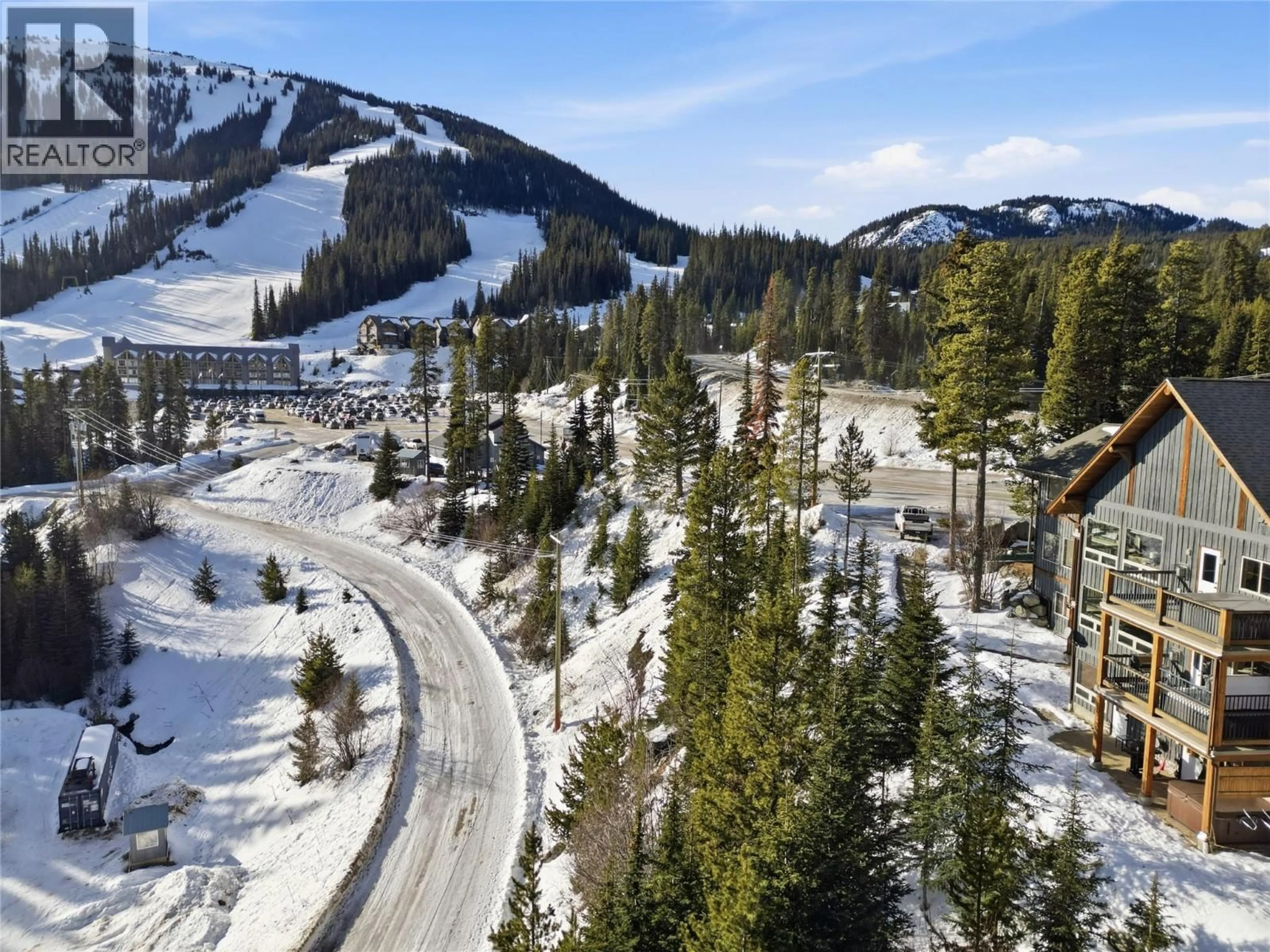 A pic from outside/outdoor area/front of a property/back of a property/a pic from drone, mountain view for 2 - 101 CLEARVIEW CRESCENT OTHER, Apex Mountain British Columbia V0X1K0