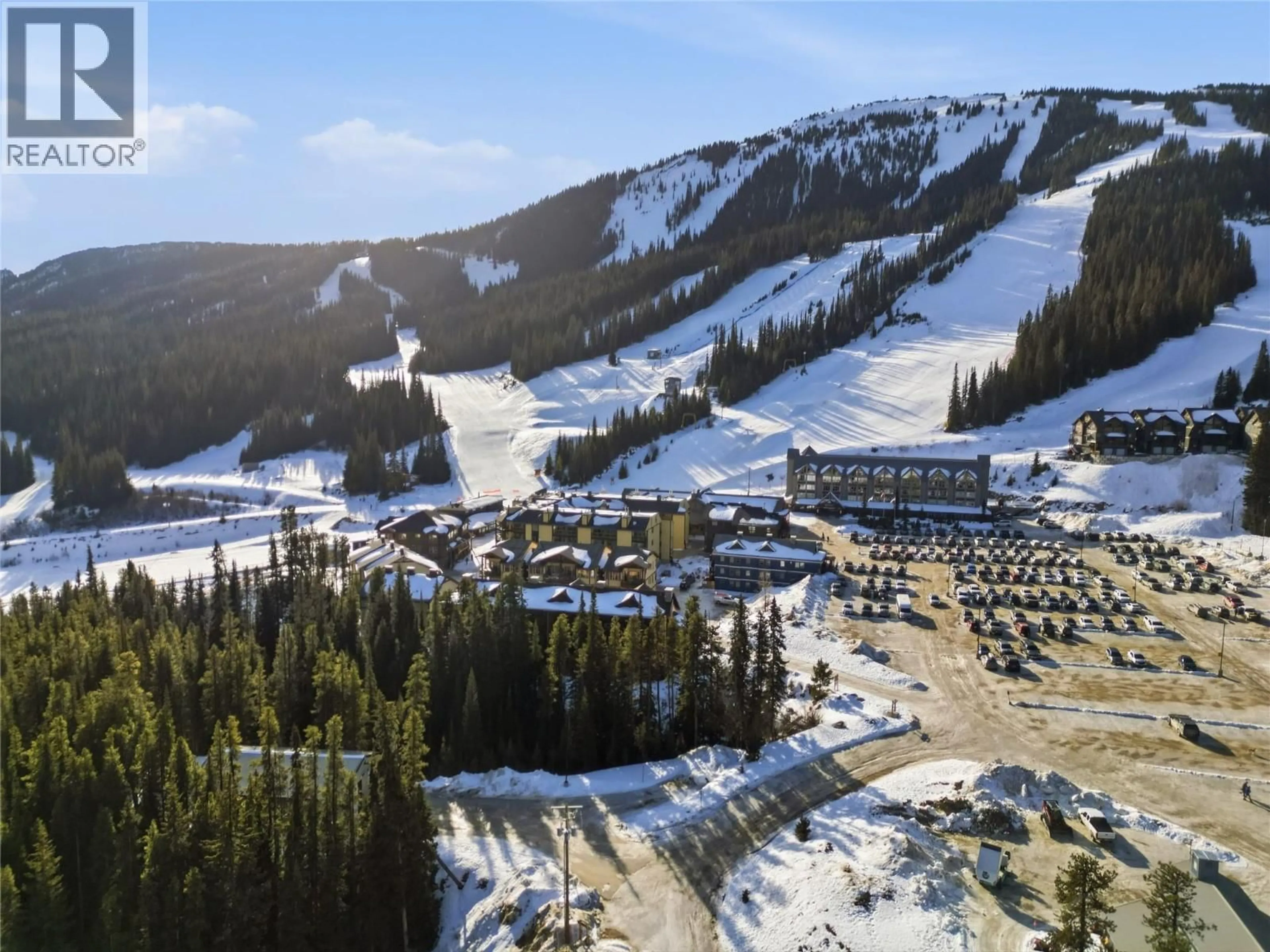 A pic from outside/outdoor area/front of a property/back of a property/a pic from drone, mountain view for 2 - 101 CLEARVIEW CRESCENT OTHER, Apex Mountain British Columbia V0X1K0