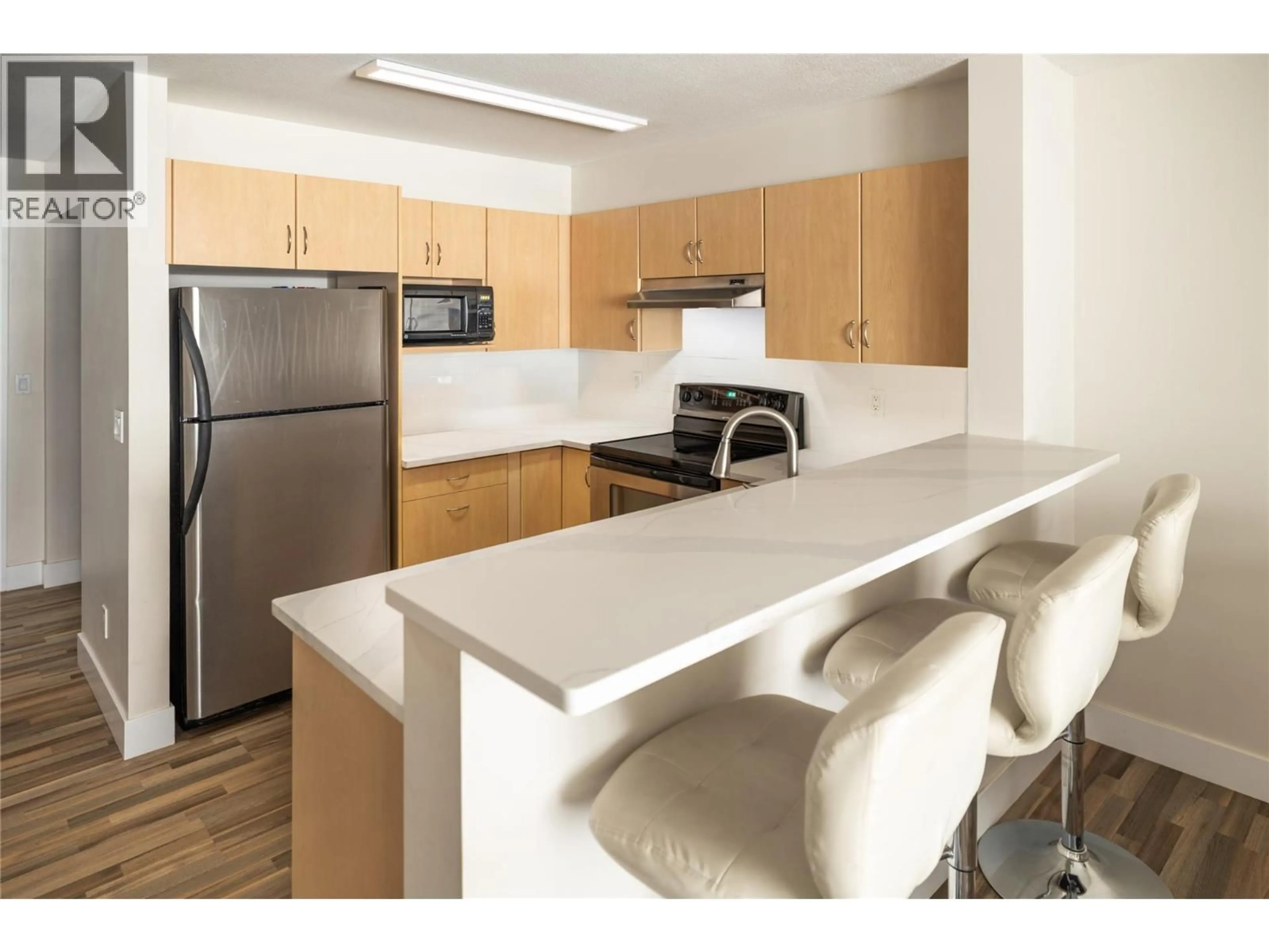 Standard kitchen, unknown for 205 - 563 YATES ROAD, Kelowna British Columbia V1V2V3