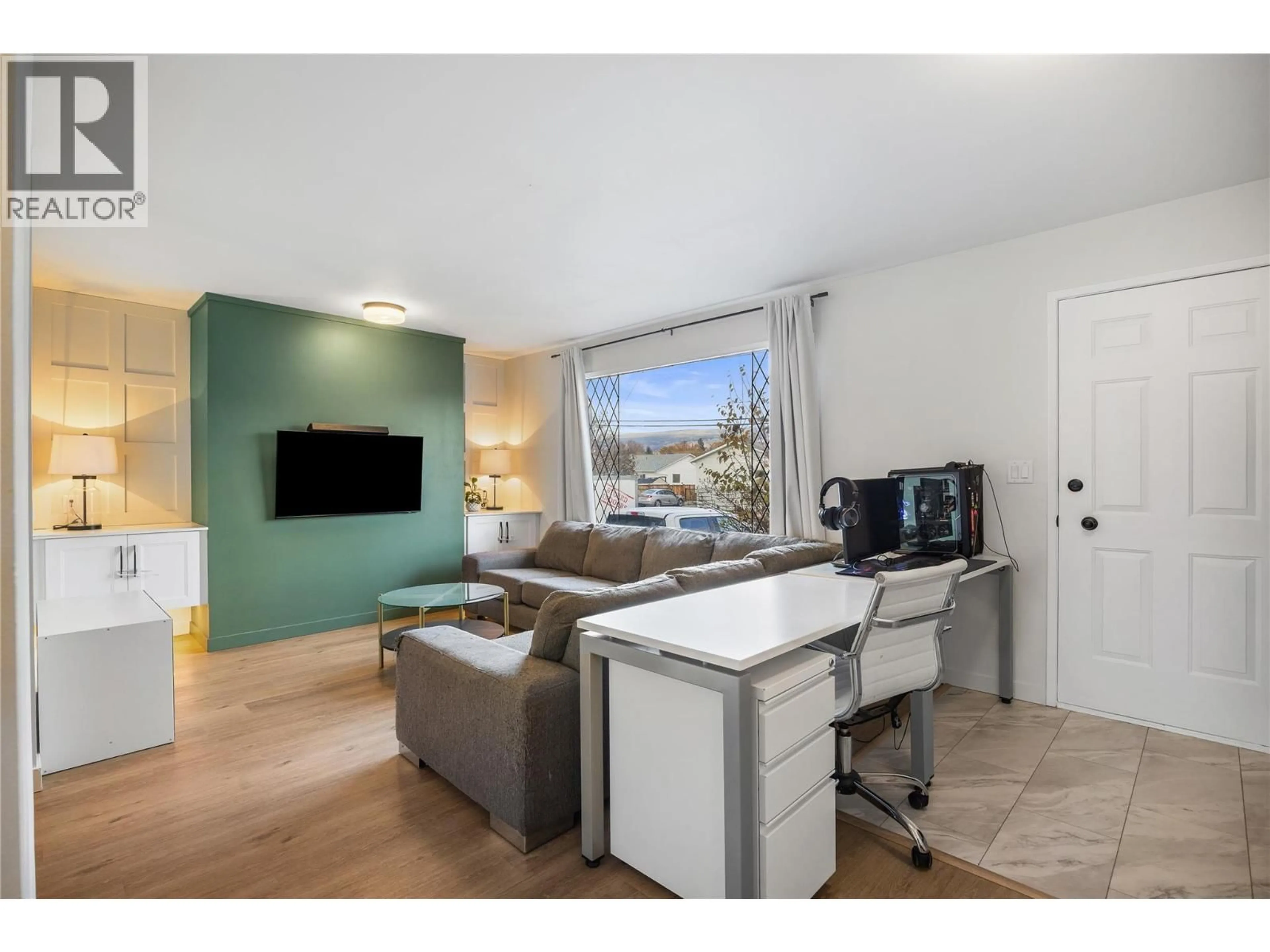 Unknown for 470 GERSTMAR ROAD, Kelowna British Columbia V1X4B1