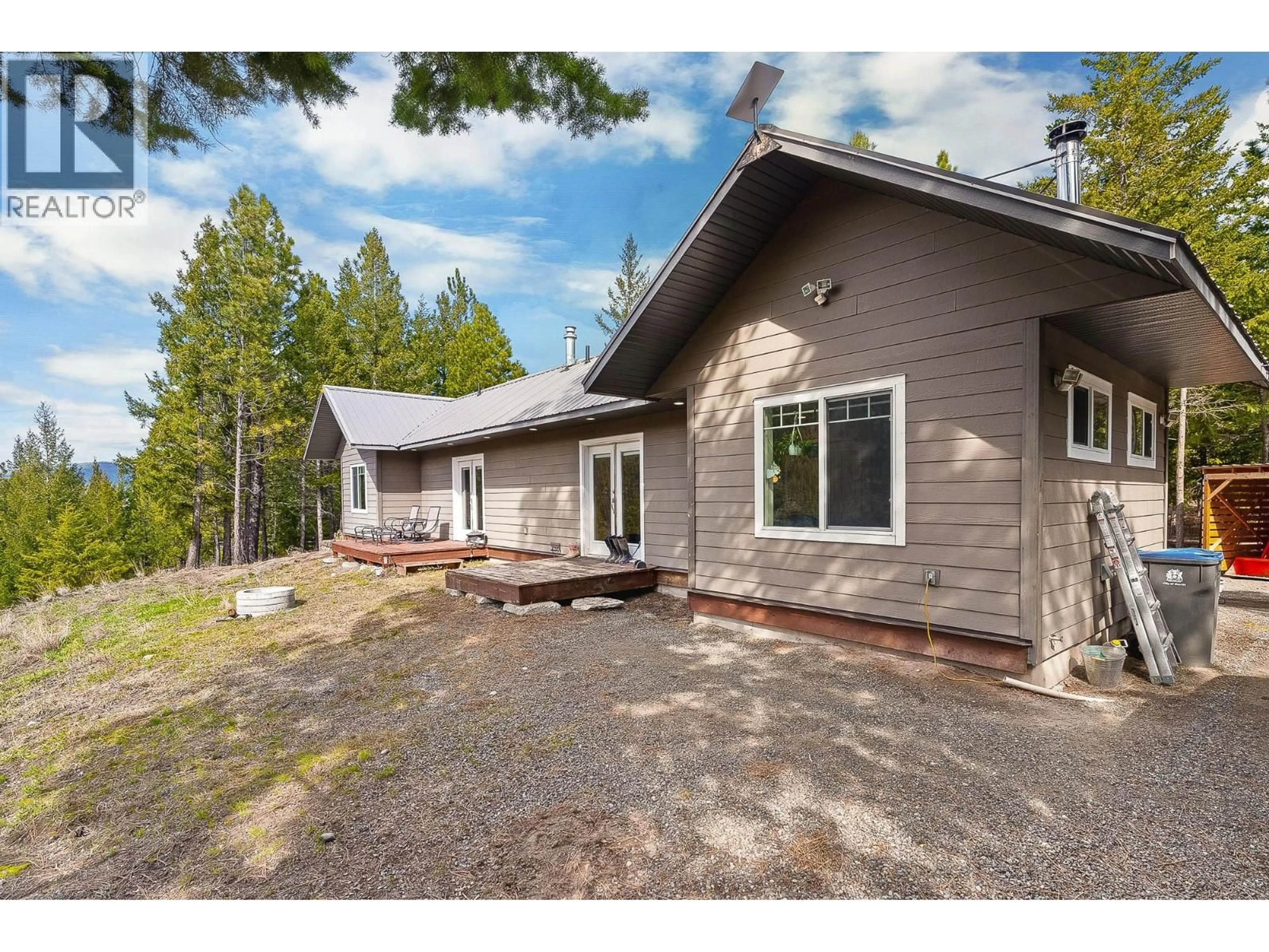 A pic from outside/outdoor area/front of a property/back of a property/a pic from drone, unknown for 2701S COLDWATER ROAD, Merritt British Columbia V1K1B8