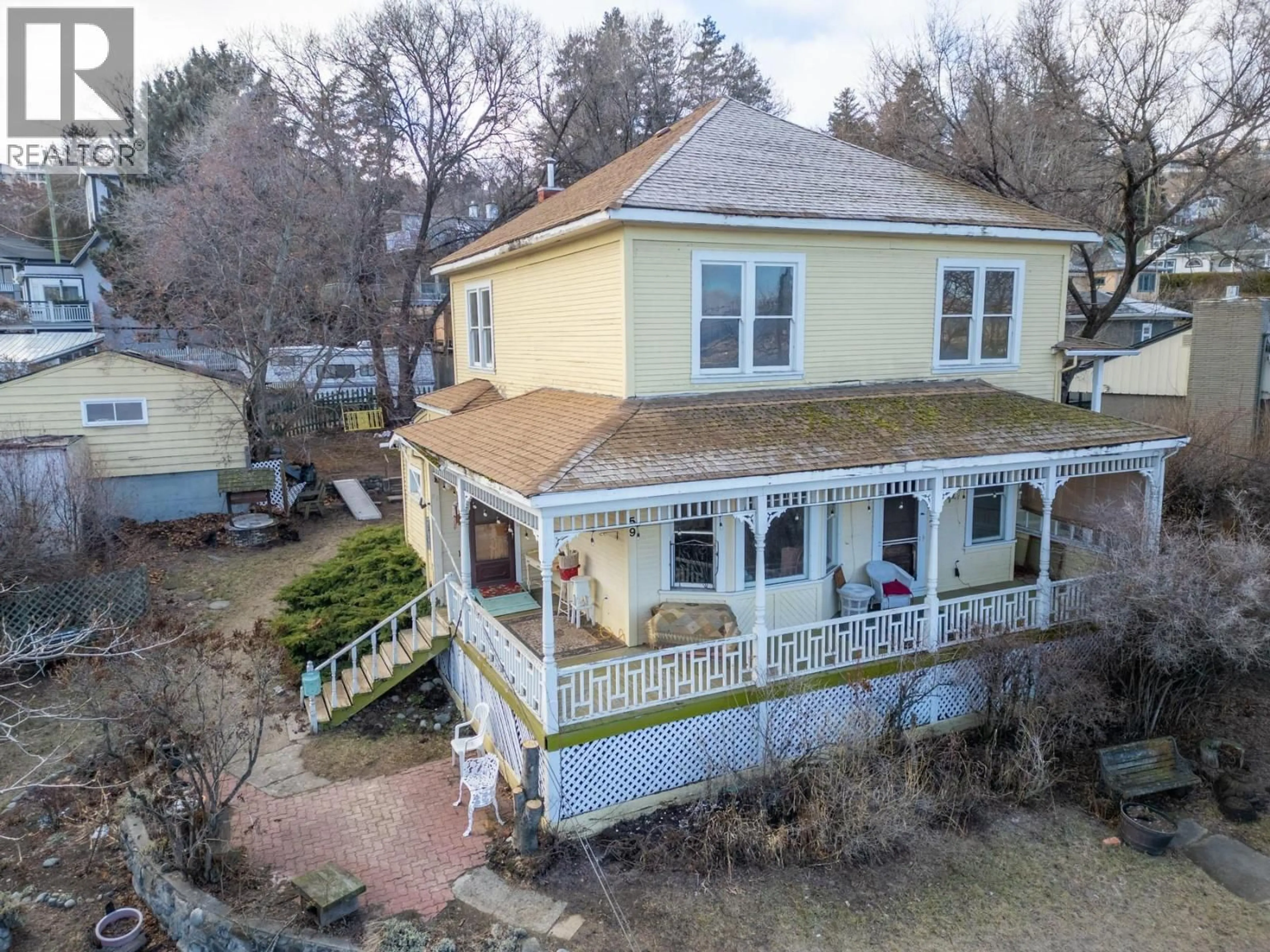 A pic from outside/outdoor area/front of a property/back of a property/a pic from drone, street for 59 ST PAUL WEST STREET WEST, Kamloops British Columbia V2C1E9