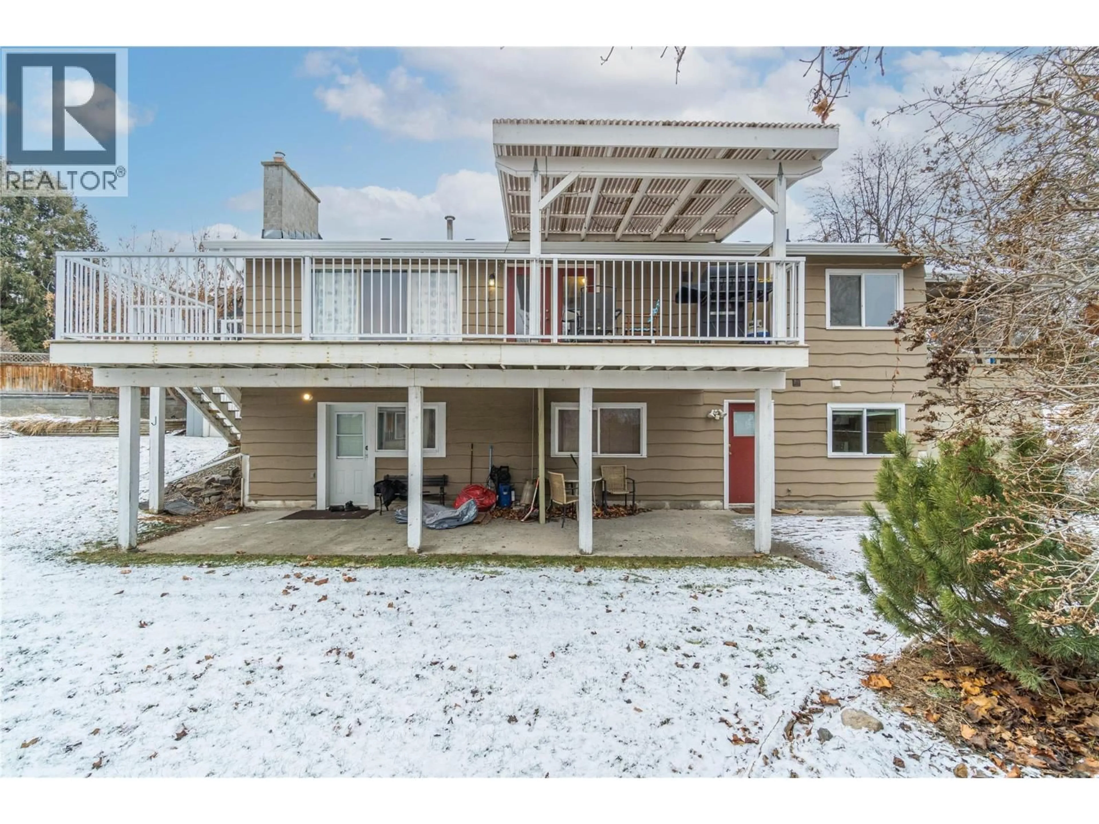 Home with vinyl exterior material, unknown for 209 BESTWICK E COURT, Kamloops British Columbia V2C1R9