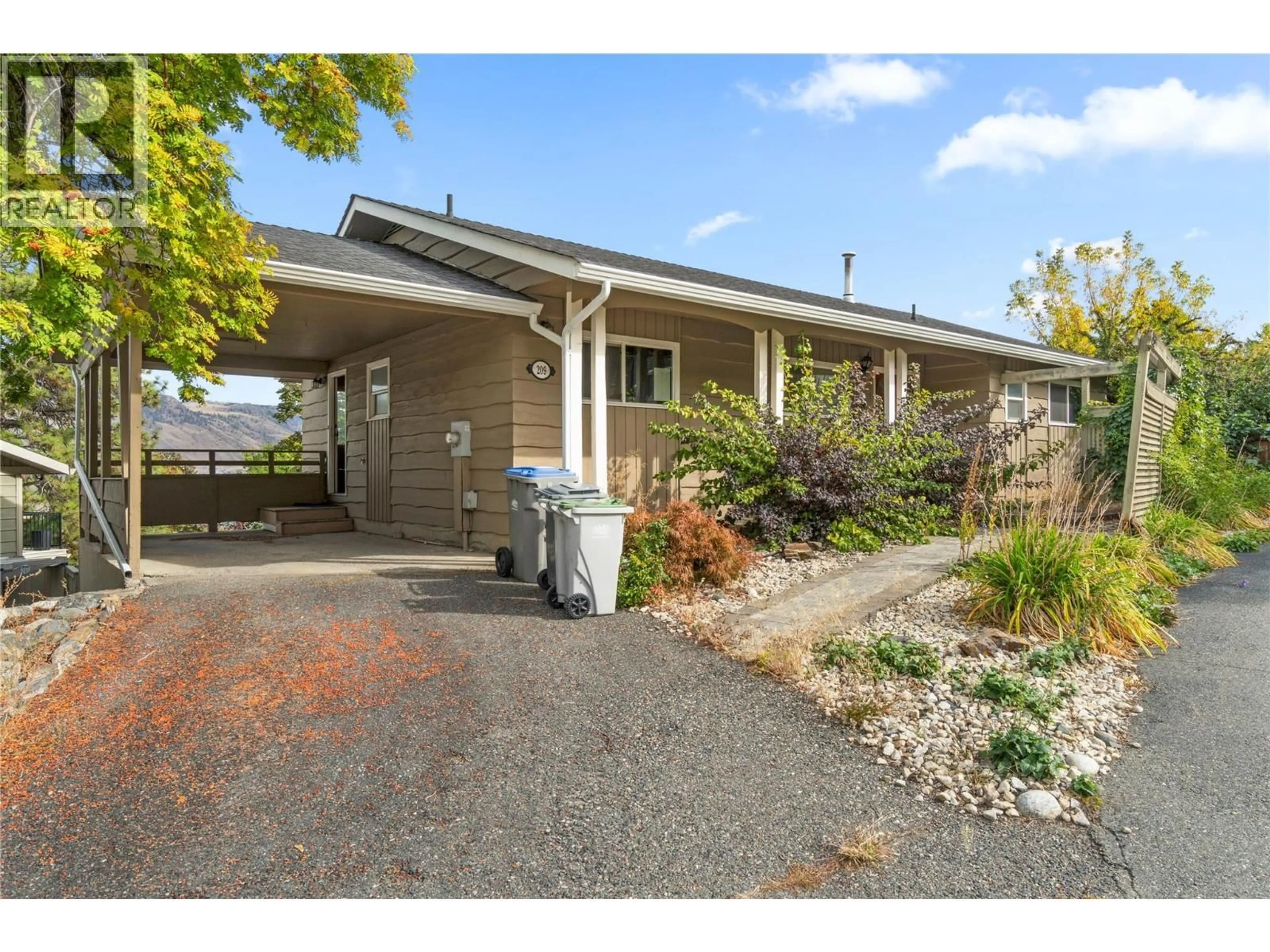 A pic from outside/outdoor area/front of a property/back of a property/a pic from drone, street for 209 BESTWICK E COURT, Kamloops British Columbia V2C1R9