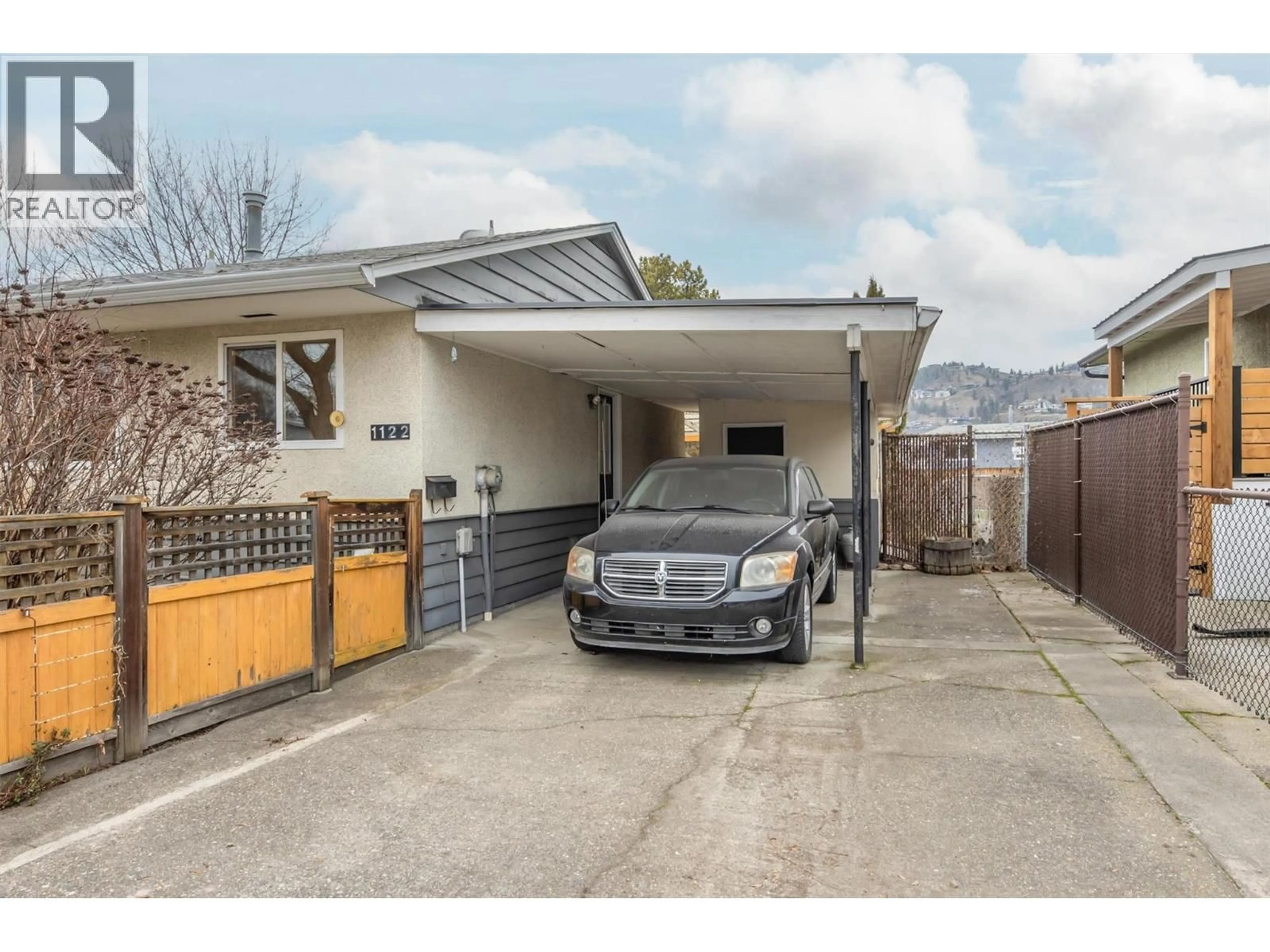 Indoor garage for 1122 STOCKWELL AVENUE, Kelowna British Columbia V1Y6W6
